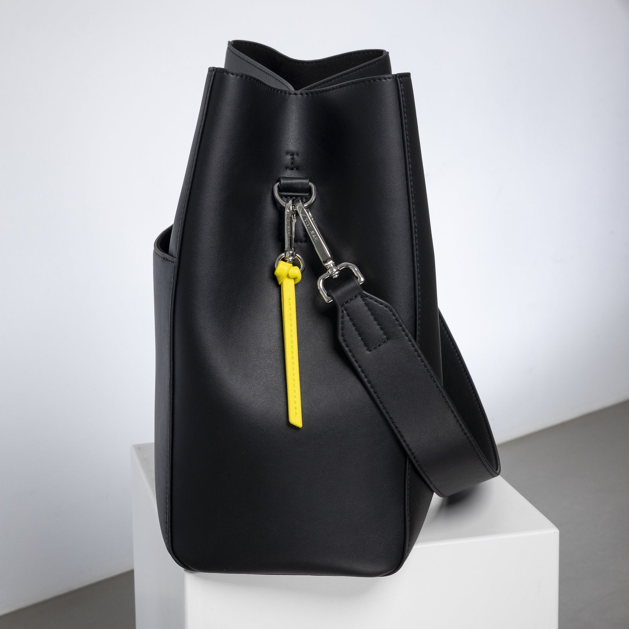 tote bag + strap basic classic - black - VIVI MARI