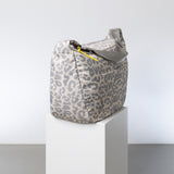 Padded Hip Bag oversized - leo splashes grey/sand