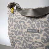 Padded Hip Bag oversized - leo splashes grey/sand