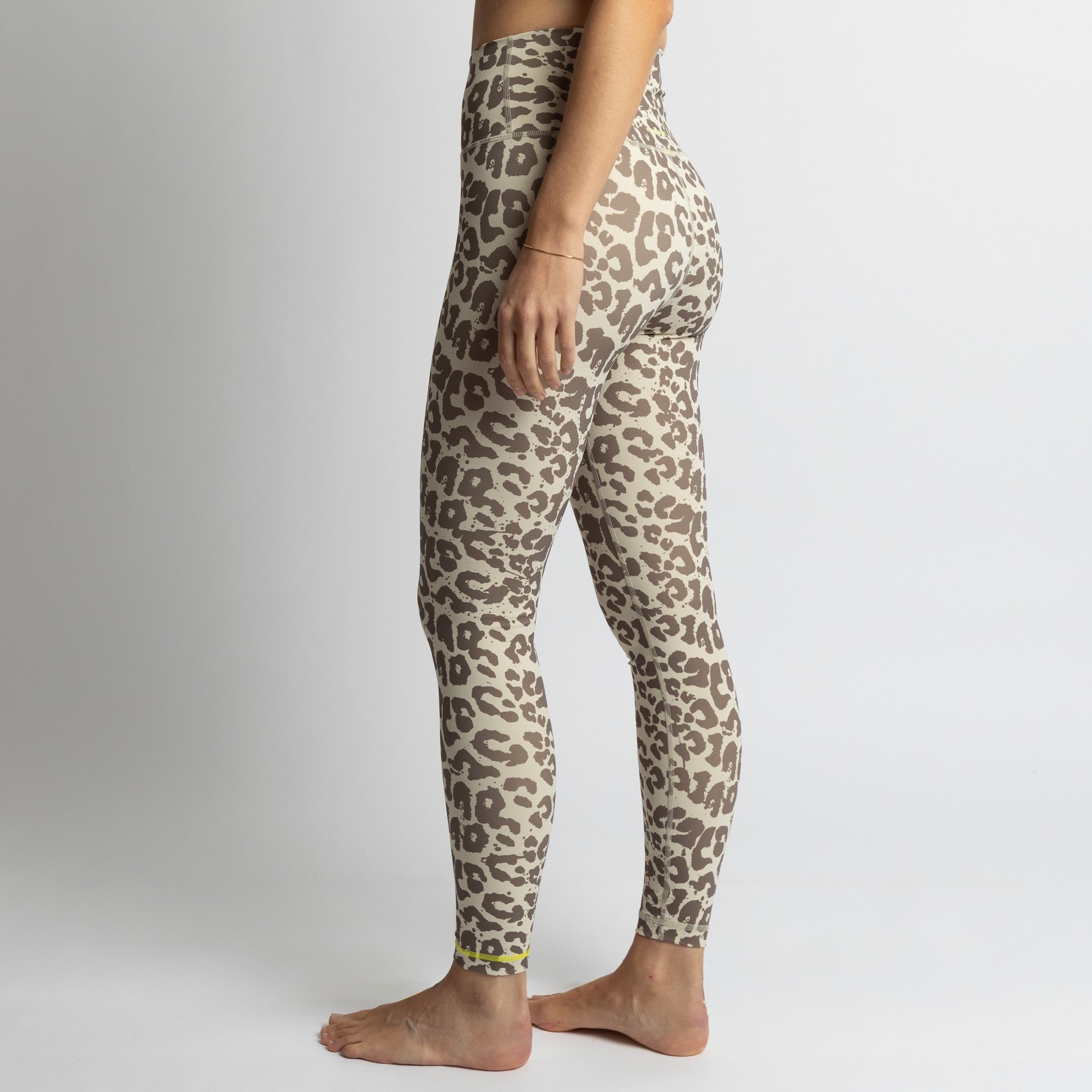 Activewear Leggings leo splashes mushroom/sand - VIVI MARI