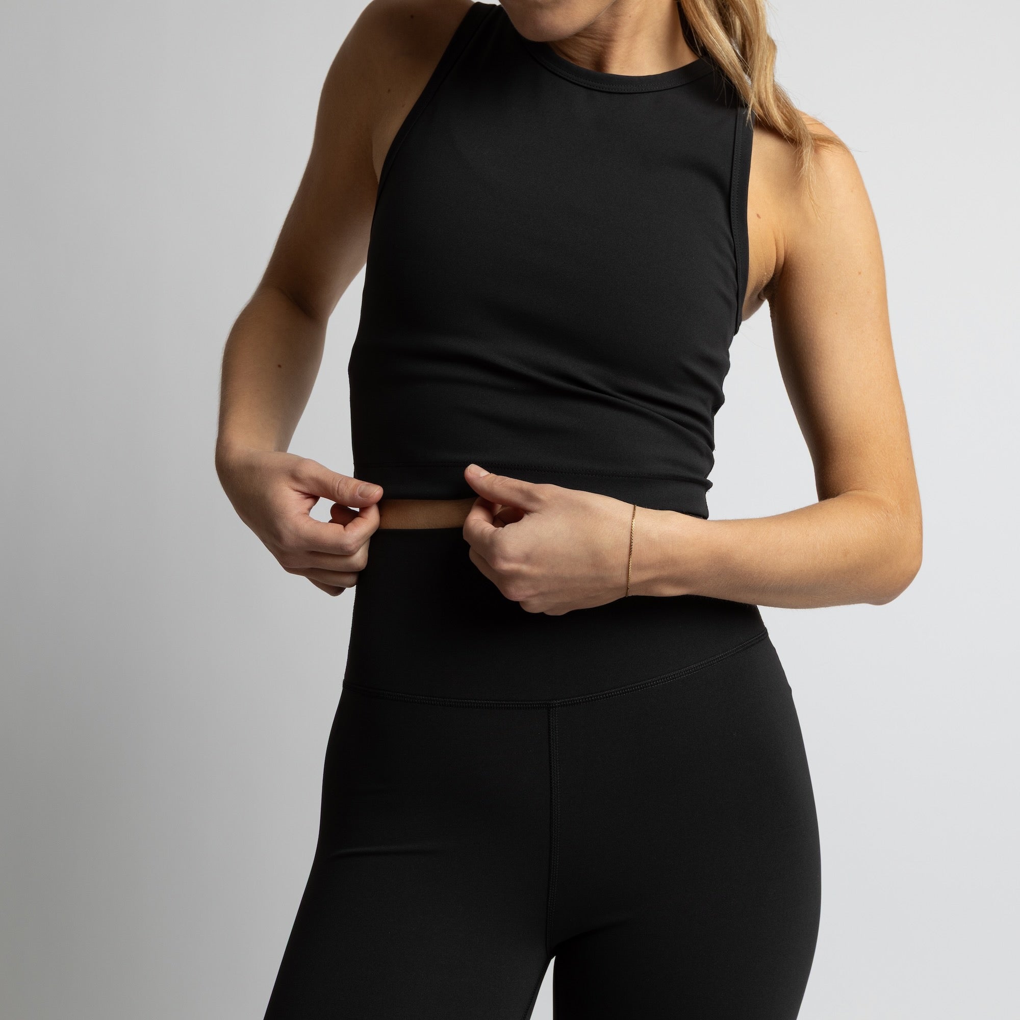 Activewear Top cropped black - VIVI MARI