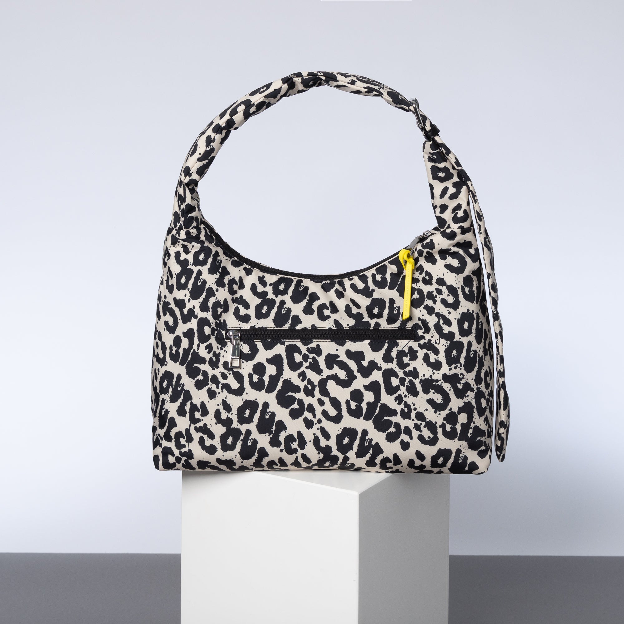 Buckle Bag medium - leo splashes black/sand - VIVI MARI