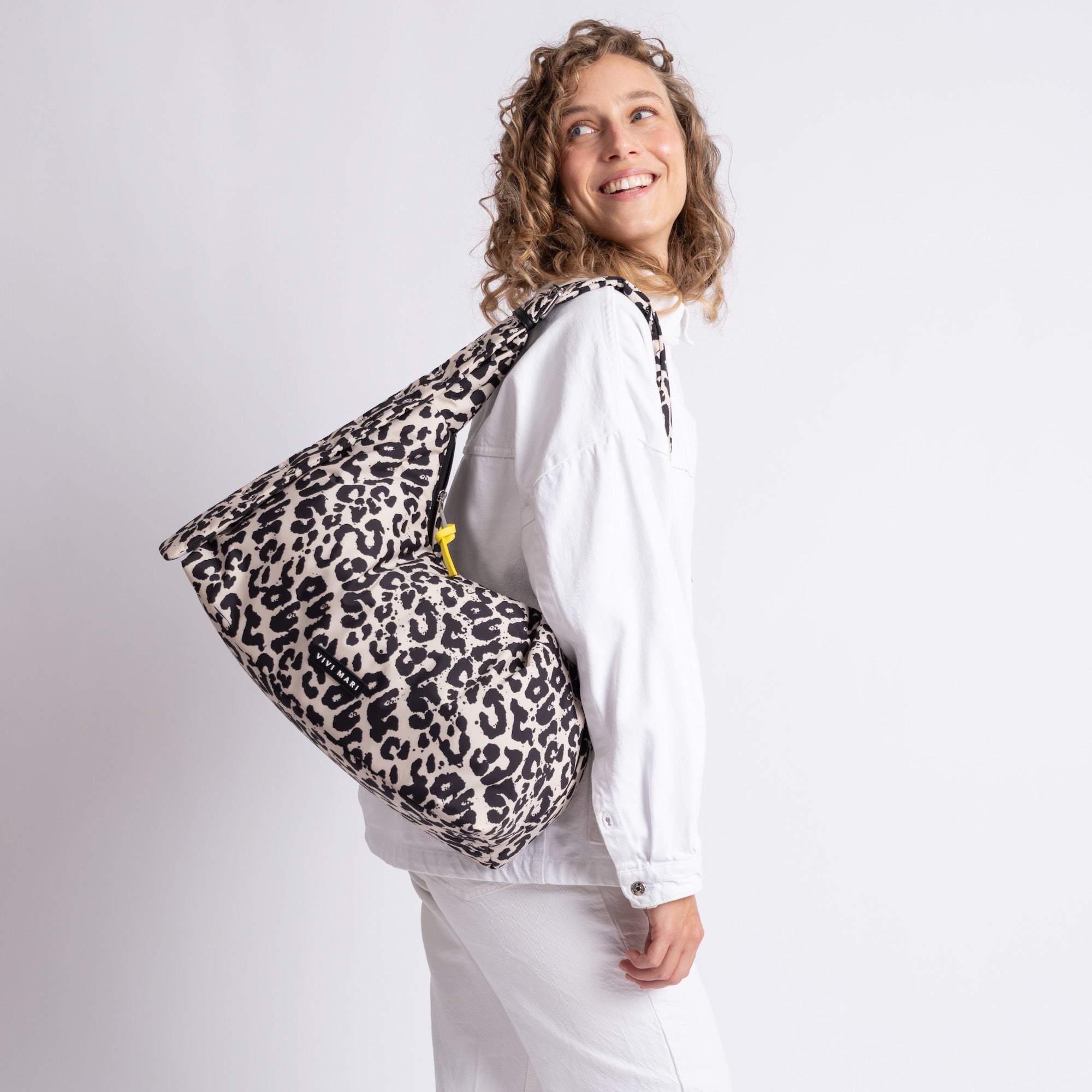 Buckle Bag medium - leo splashes black/sand - VIVI MARI