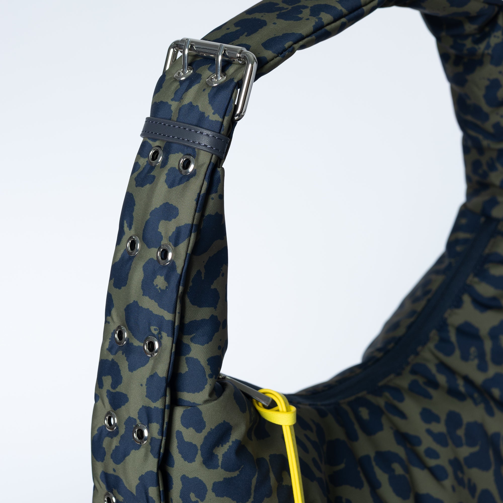 Buckle Bag medium - leo splashes navy/olive - VIVI MARI