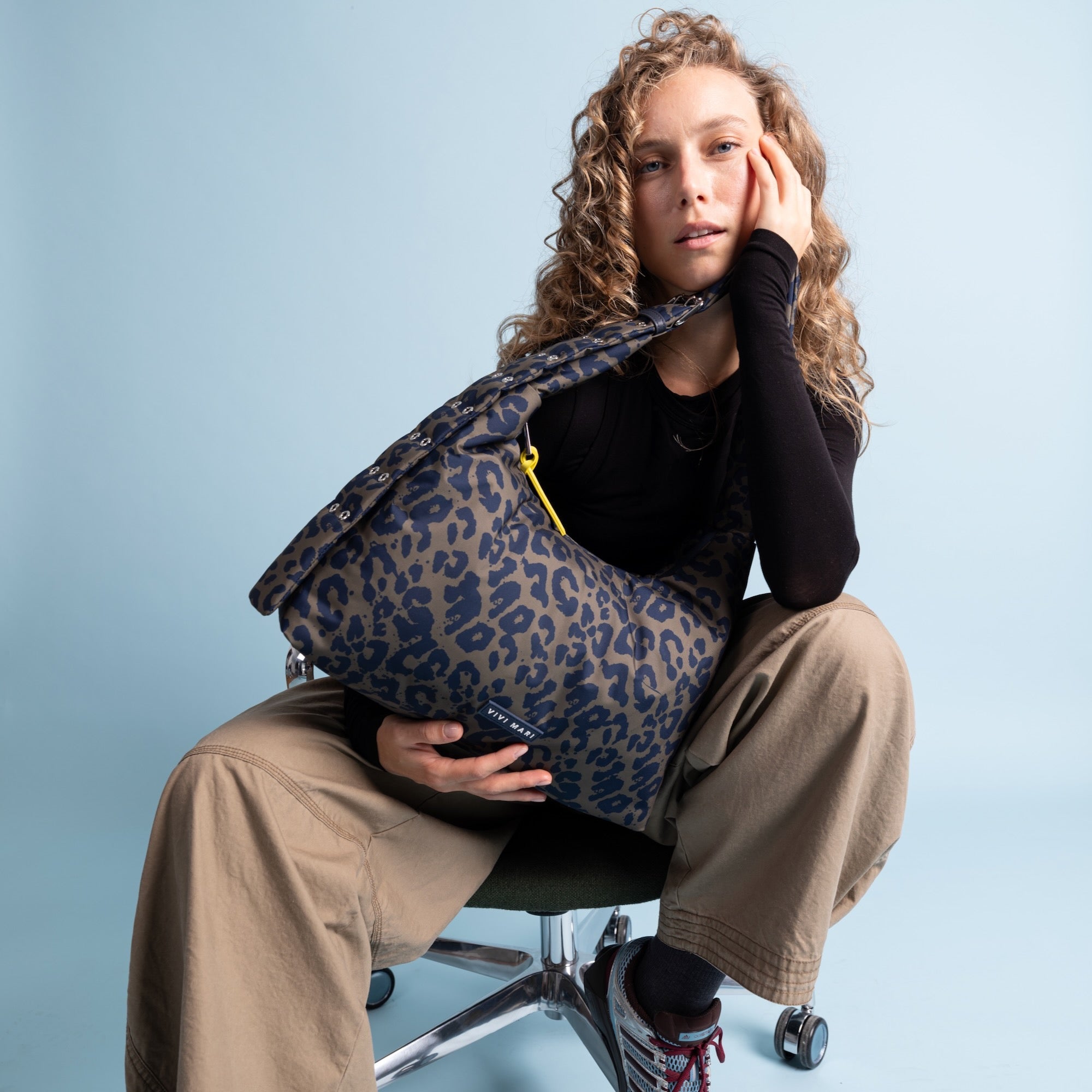 Buckle Bag medium - leo splashes navy/olive - VIVI MARI