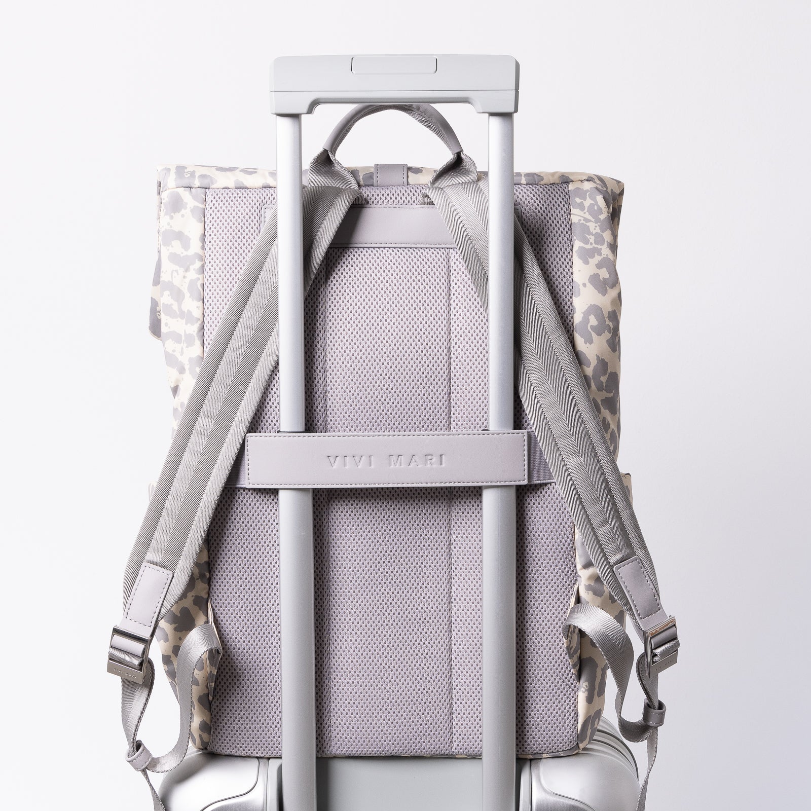 Padded Backpack medium - leo splashes grey/sand - VIVI MARI