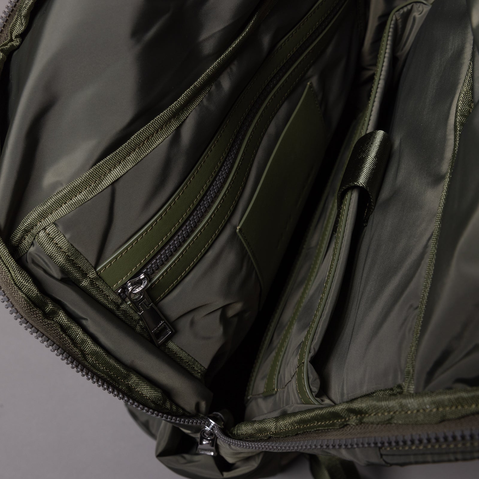 Padded Backpack medium - olive - VIVI MARI