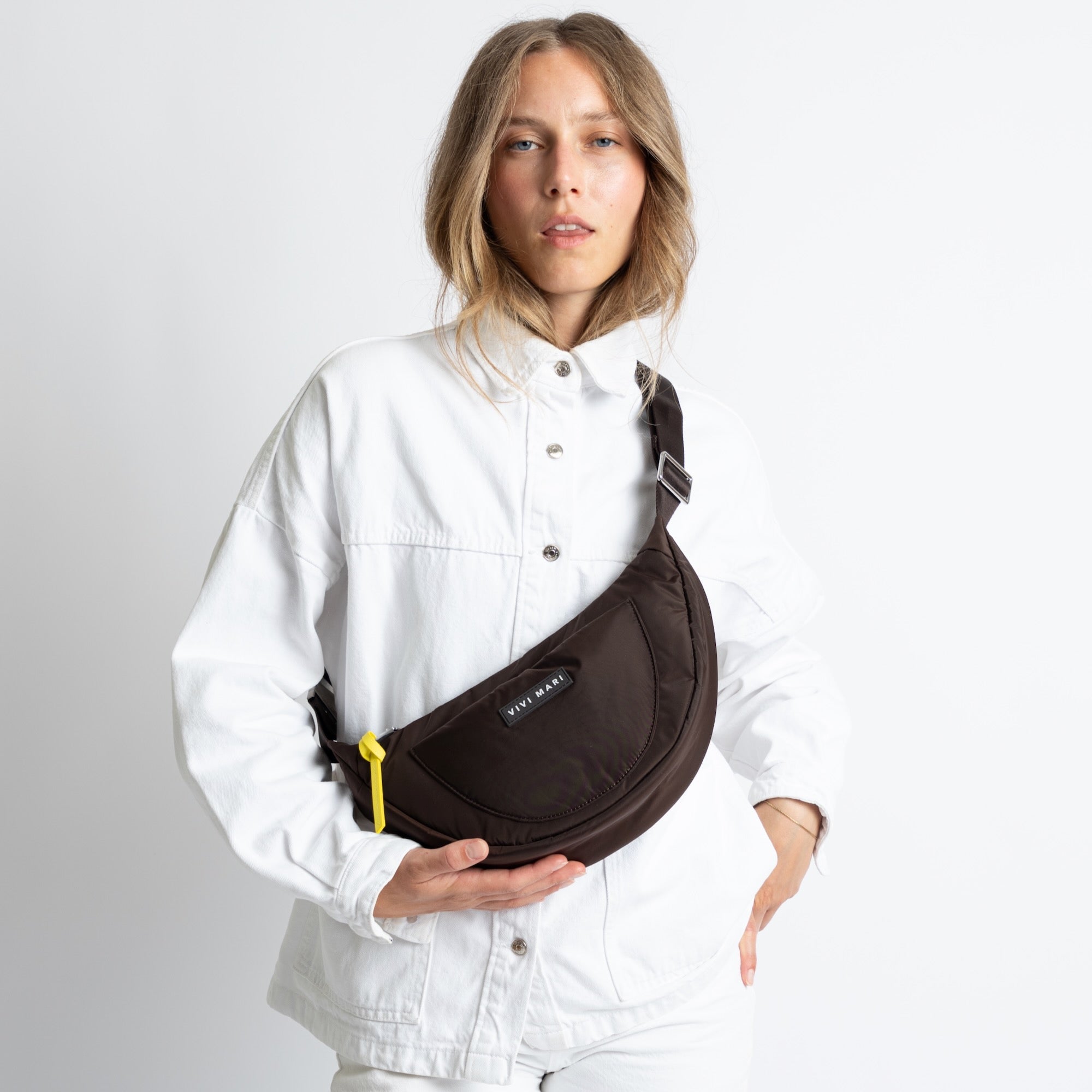 Padded Hip Bag medium - chocolate - VIVI MARI
