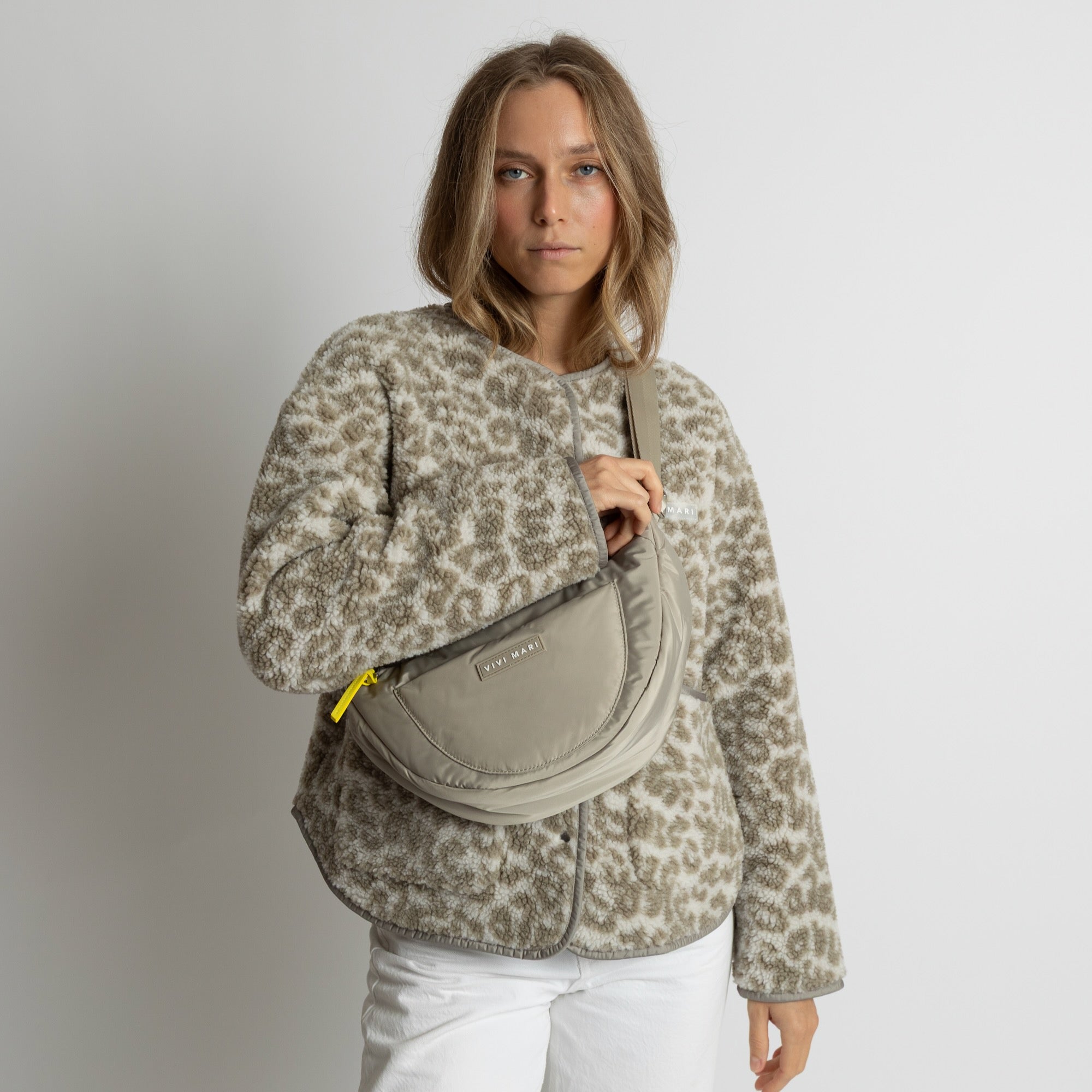 Padded Hip Bag medium - stone - VIVI MARI