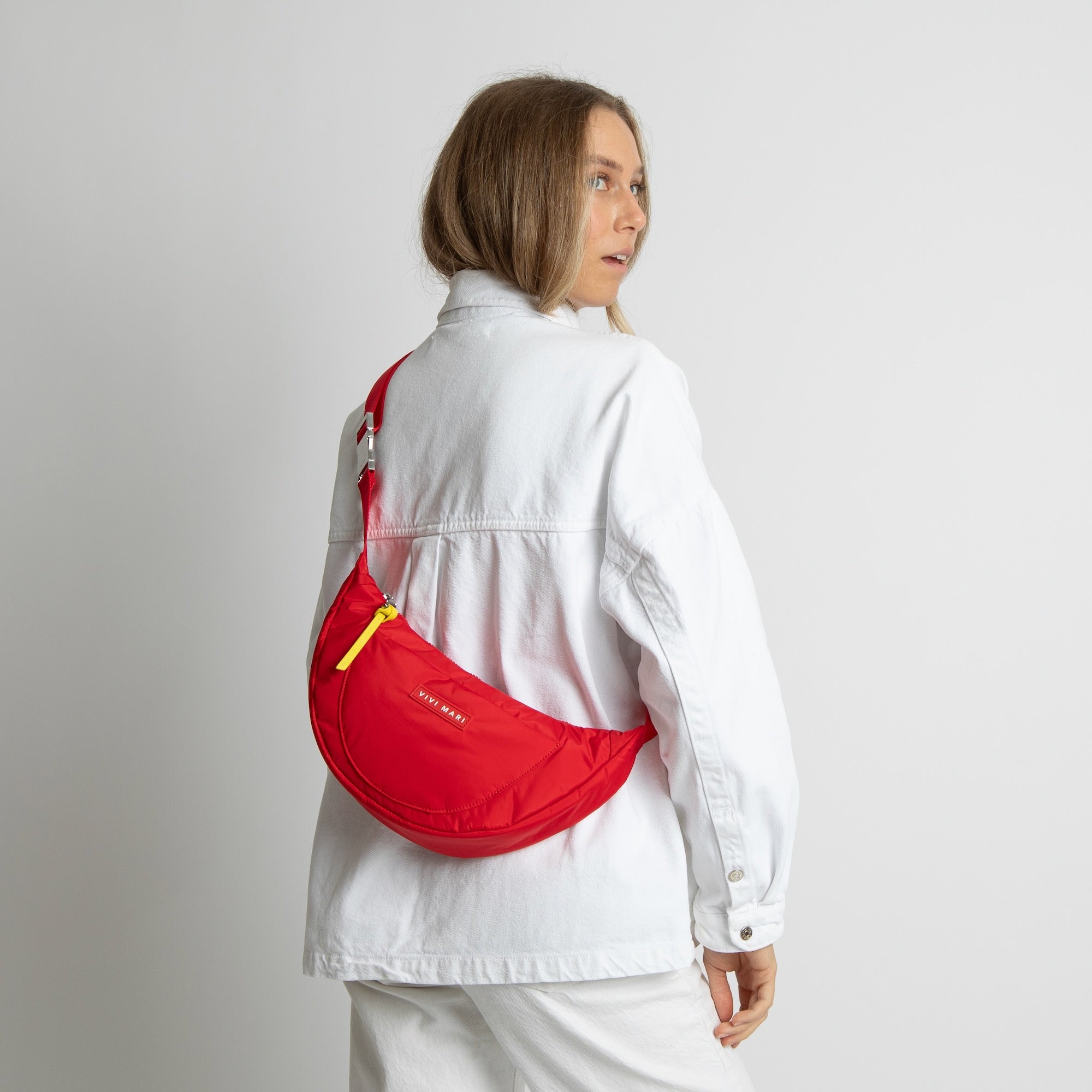 Padded Hip Bag medium - true red - VIVI MARI