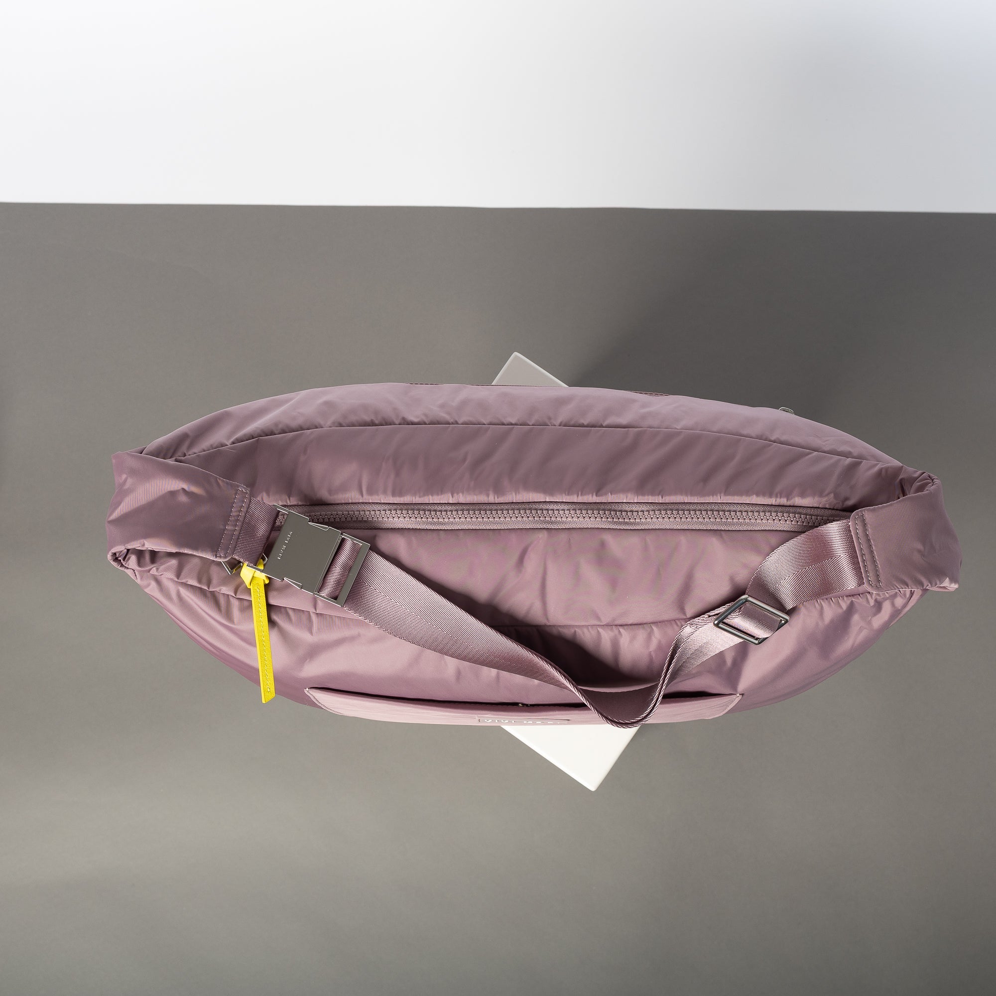 Padded Hip Bag oversized - ash plum - VIVI MARI