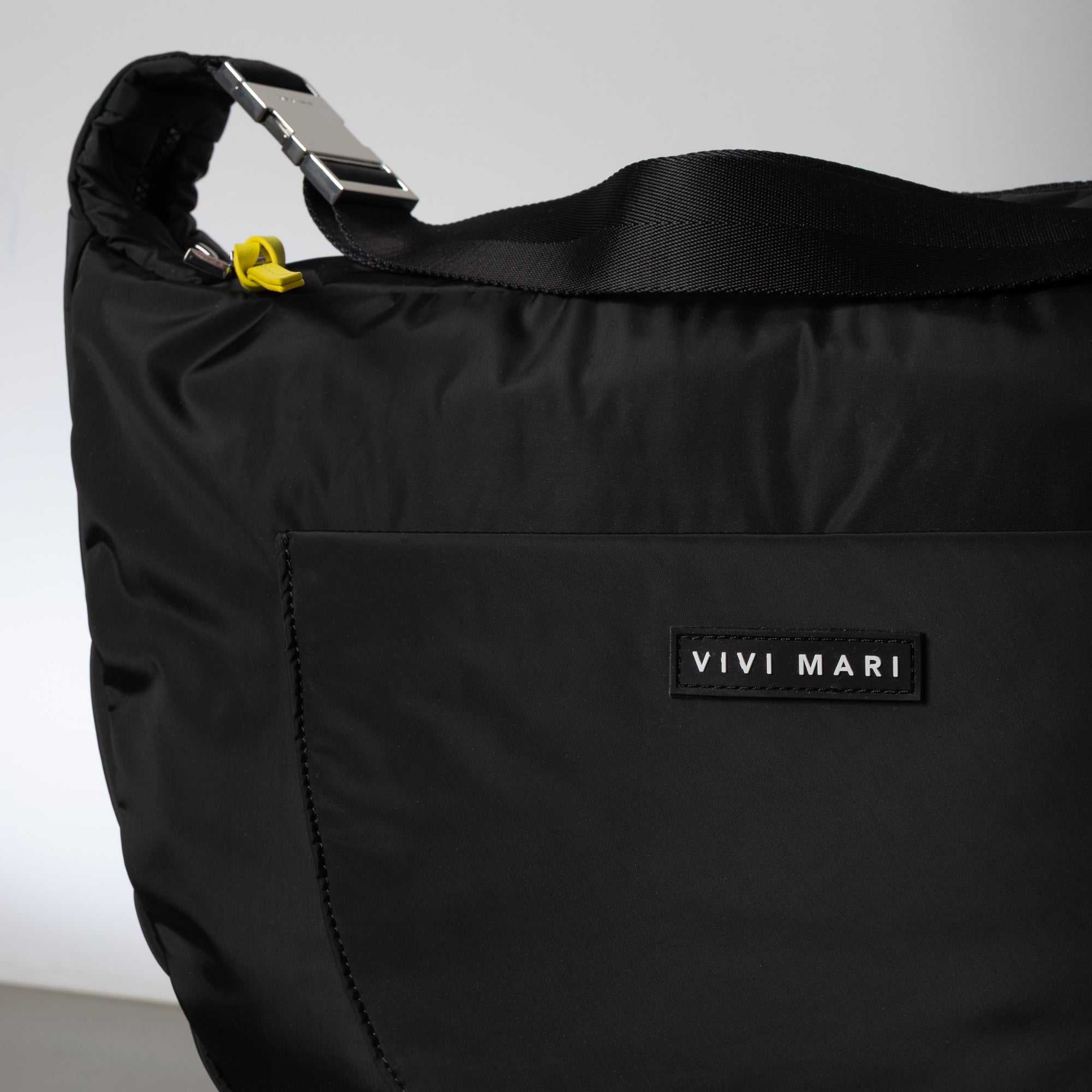 Padded Hip Bag oversized - black - VIVI MARI