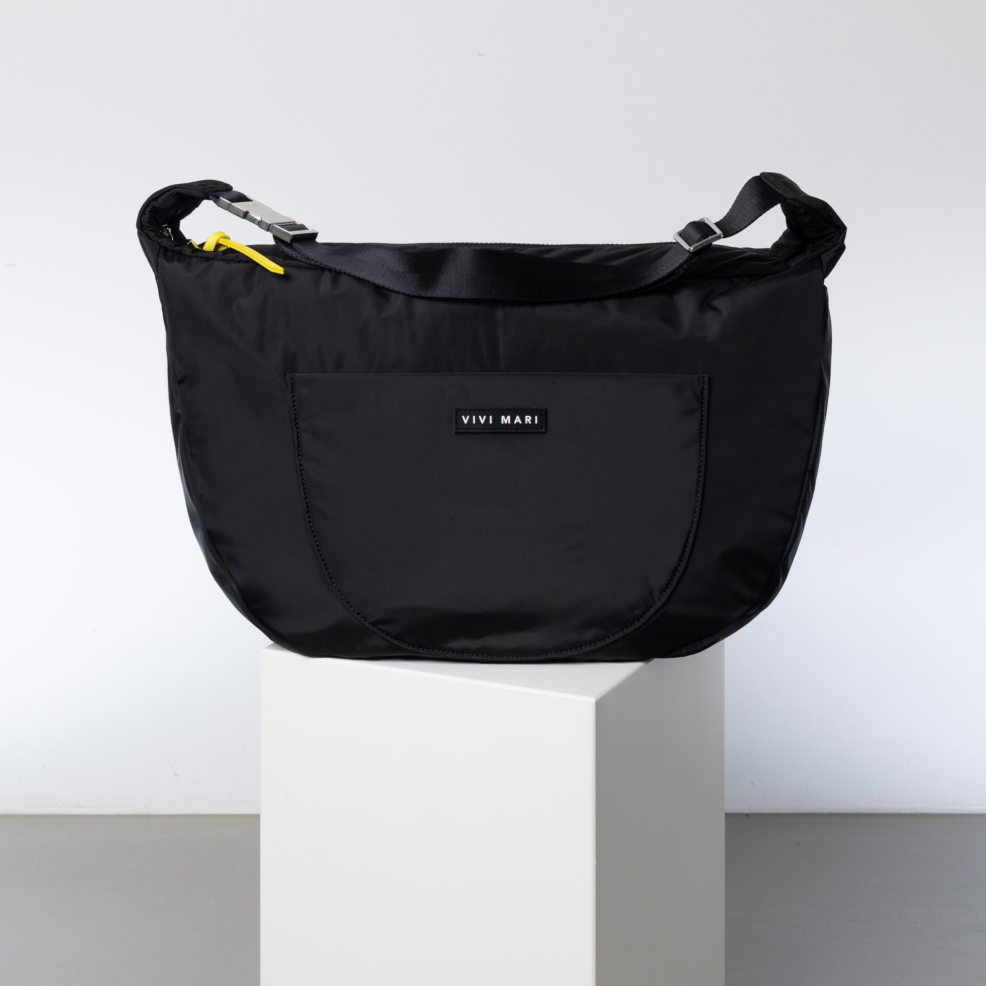 Padded Hip Bag oversized - black - VIVI MARI