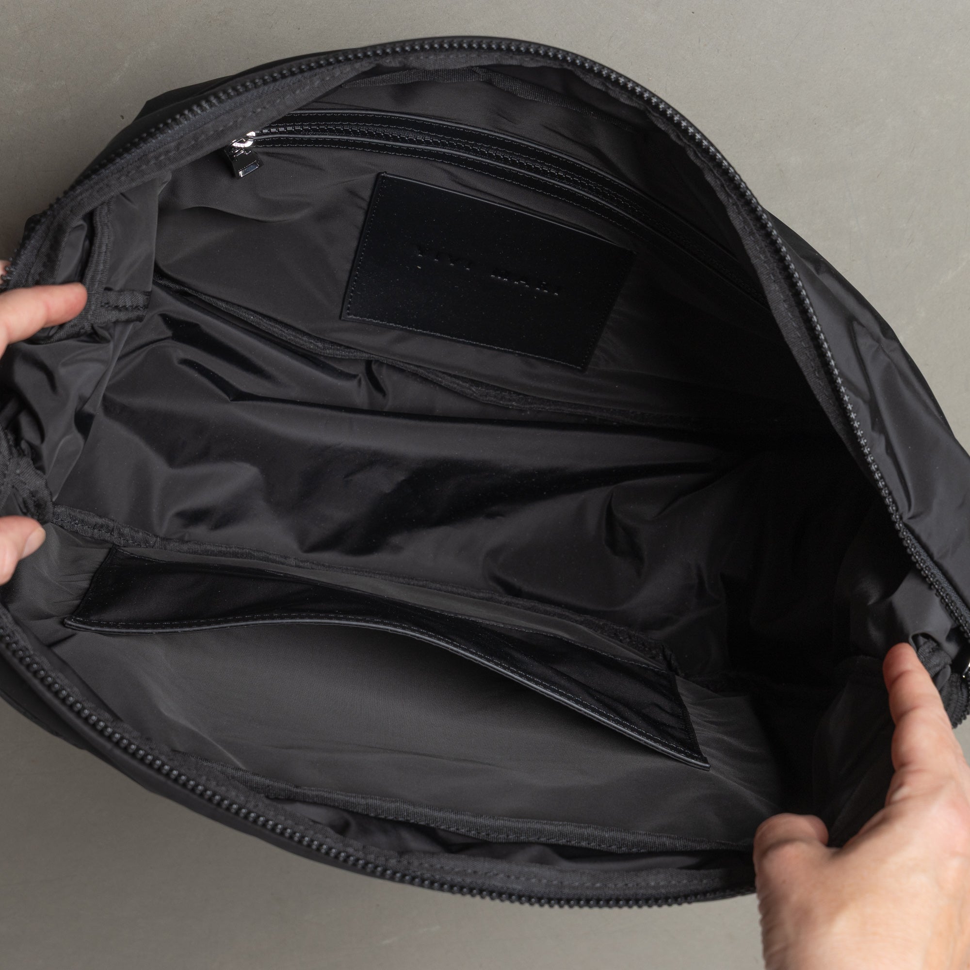 Padded Hip Bag oversized - black - VIVI MARI