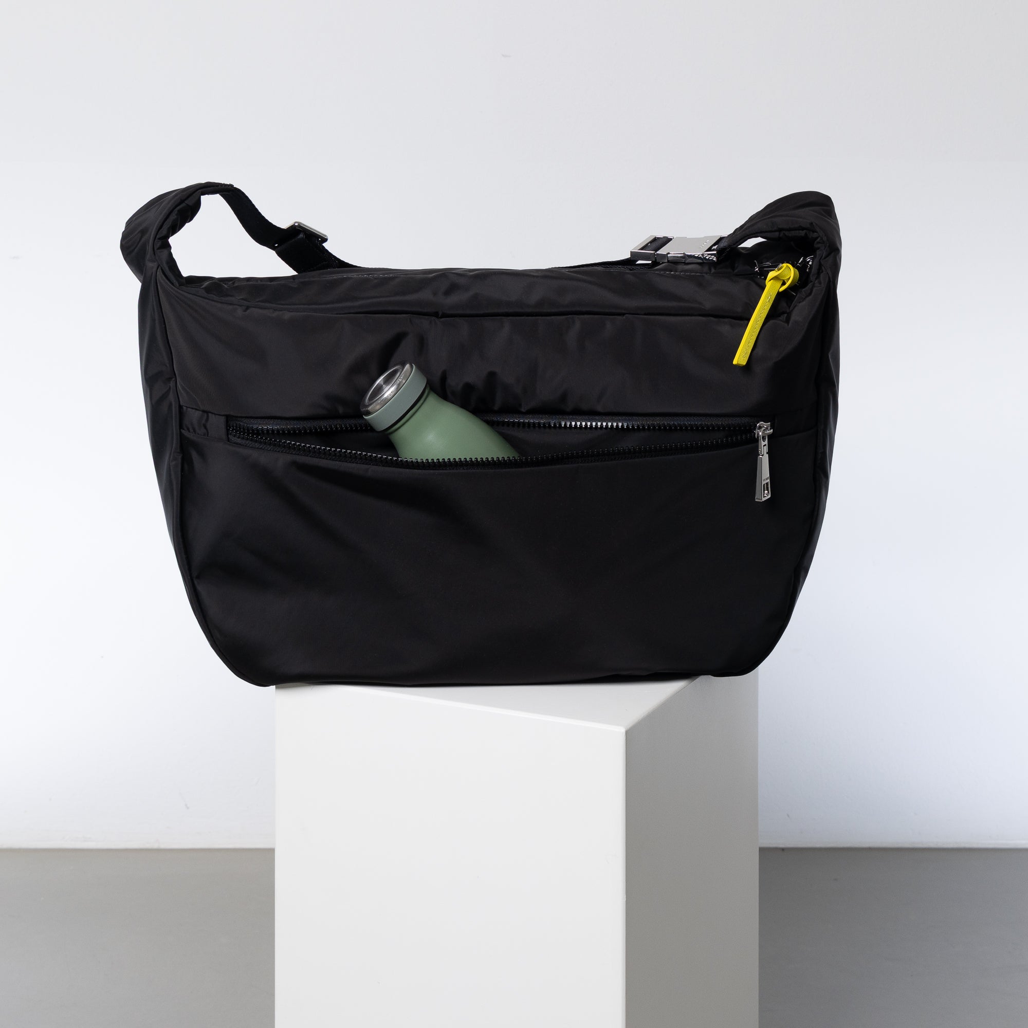 Padded Hip Bag oversized - black - VIVI MARI