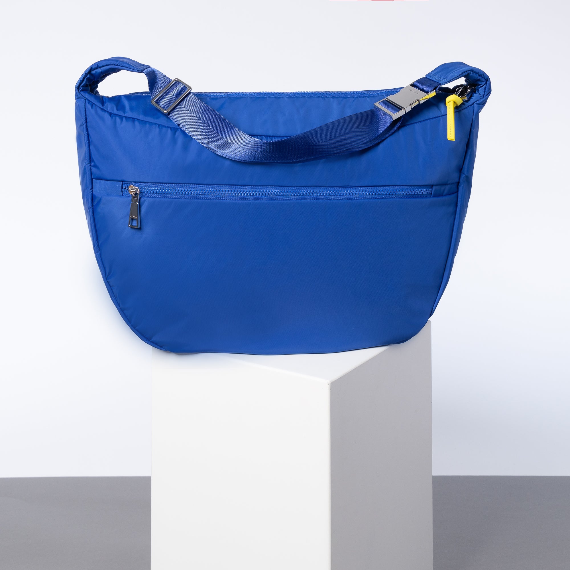 Padded Hip Bag oversized - blue - VIVI MARI