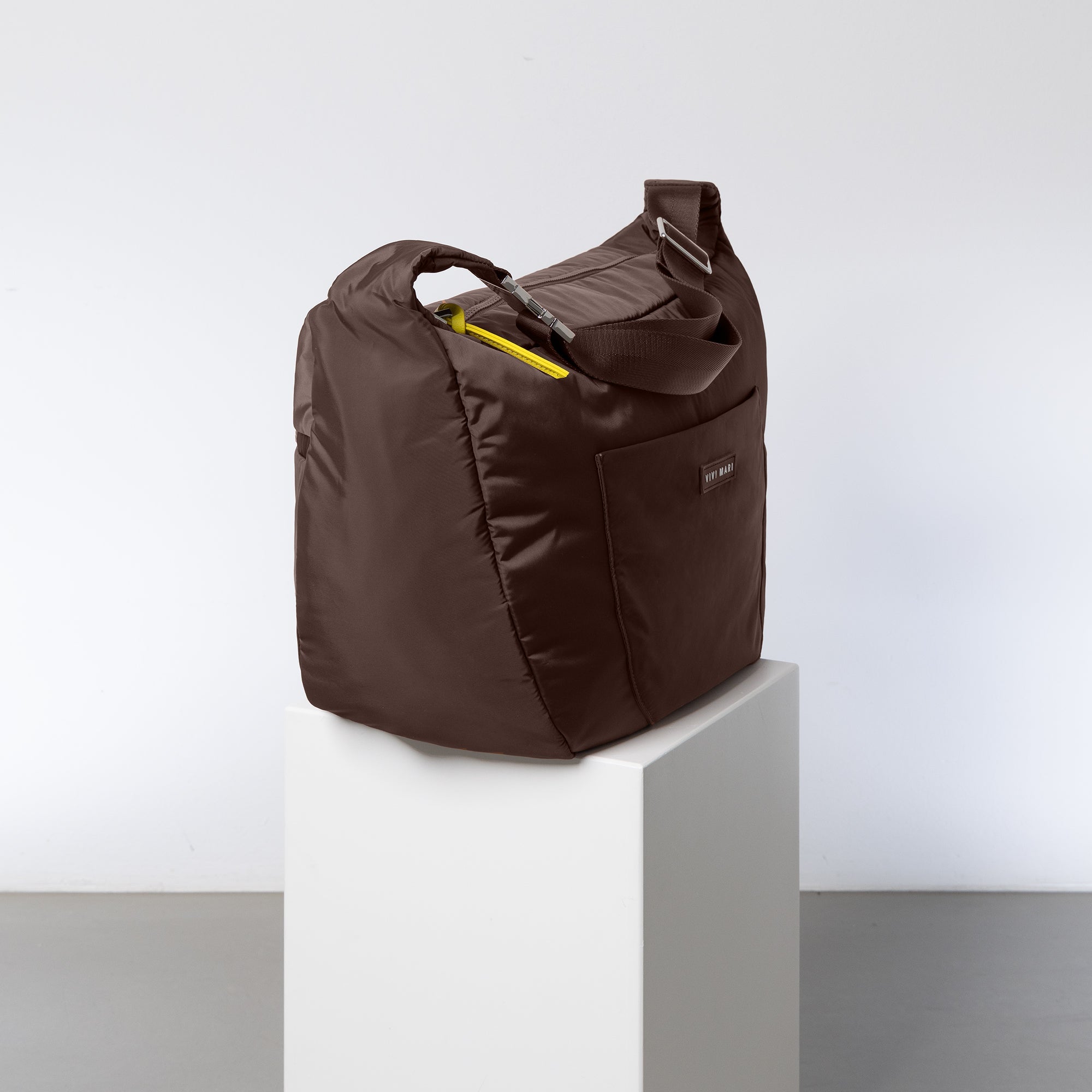 Padded Hip Bag oversized - chocolate - VIVI MARI