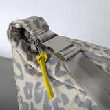 Padded Hip Bag oversized - leo splashes grey/sand - VIVI MARI