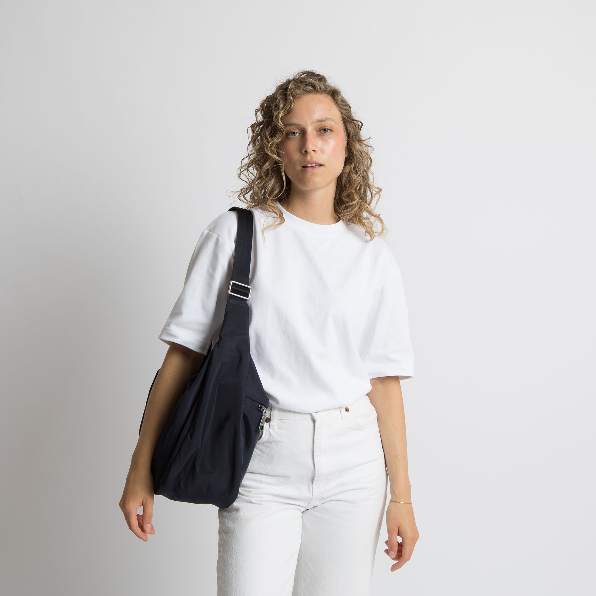 Padded Hip Bag oversized - navy - VIVI MARI