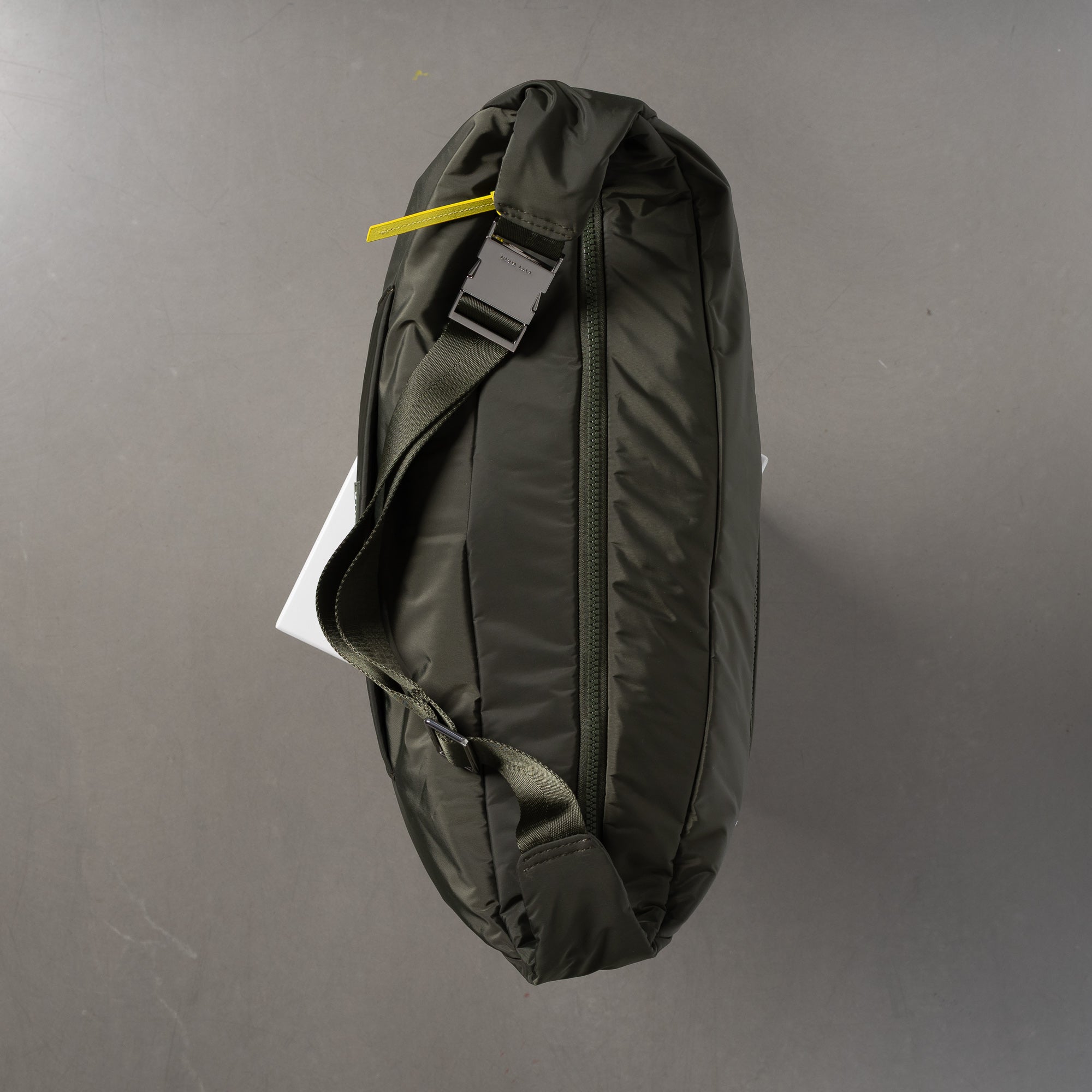 Padded Hip Bag oversized - olive - VIVI MARI