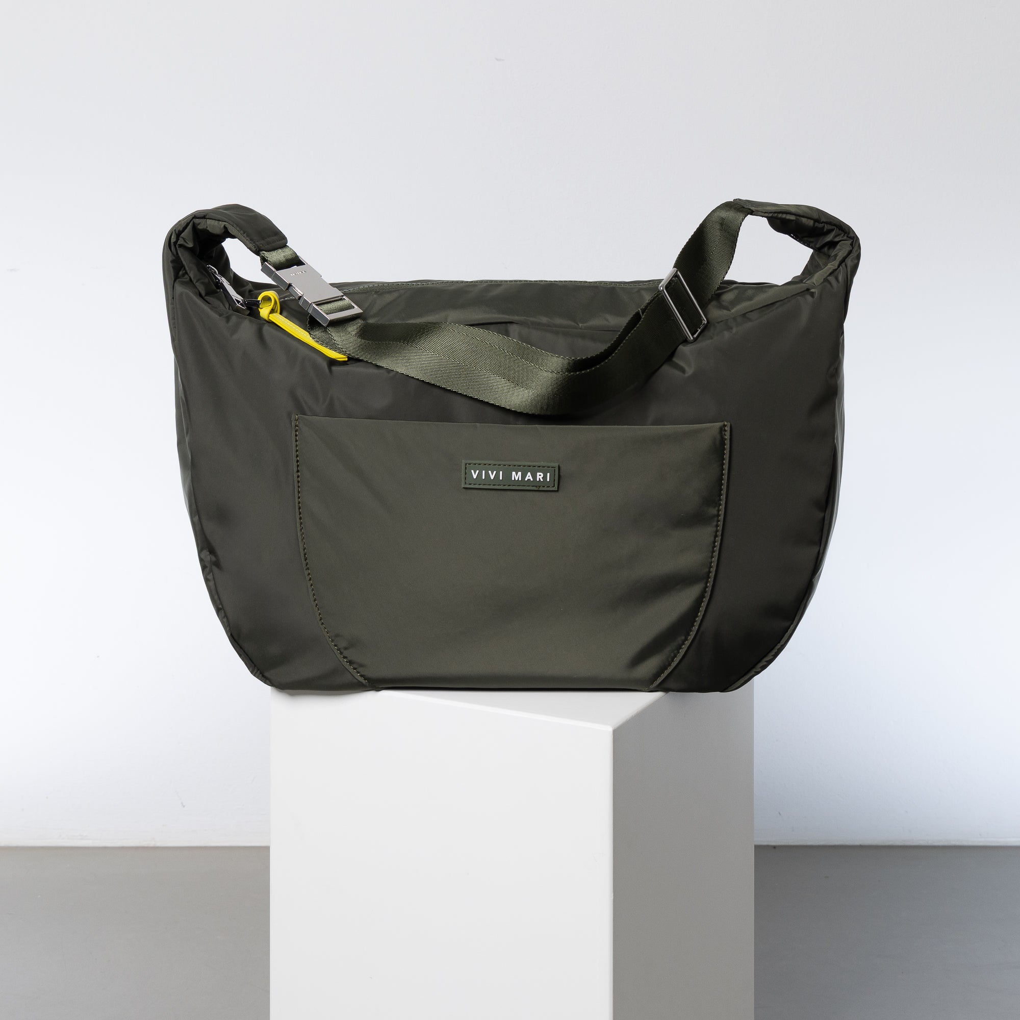 Padded Hip Bag oversized - olive - VIVI MARI
