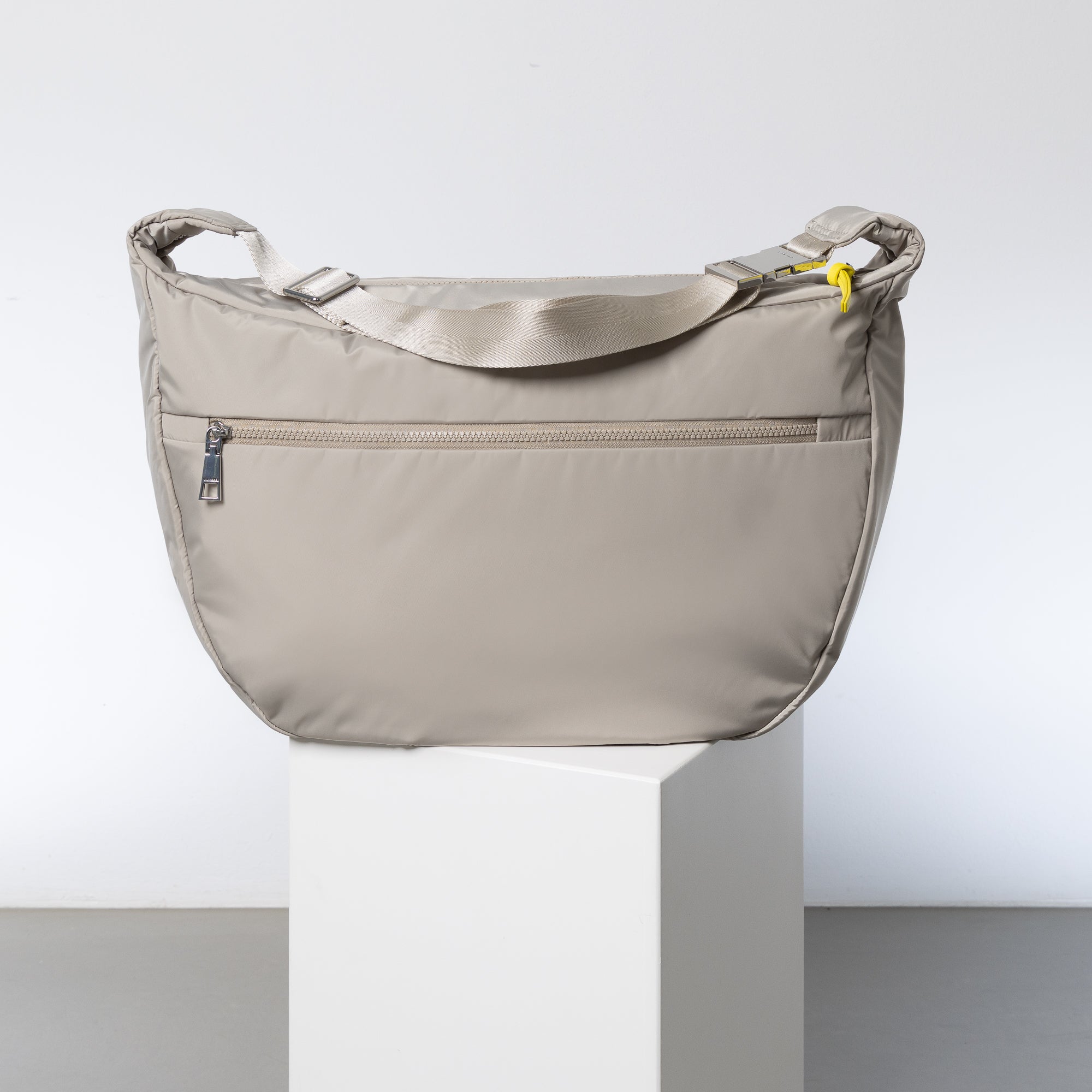 Padded Hip Bag oversized - stone - VIVI MARI