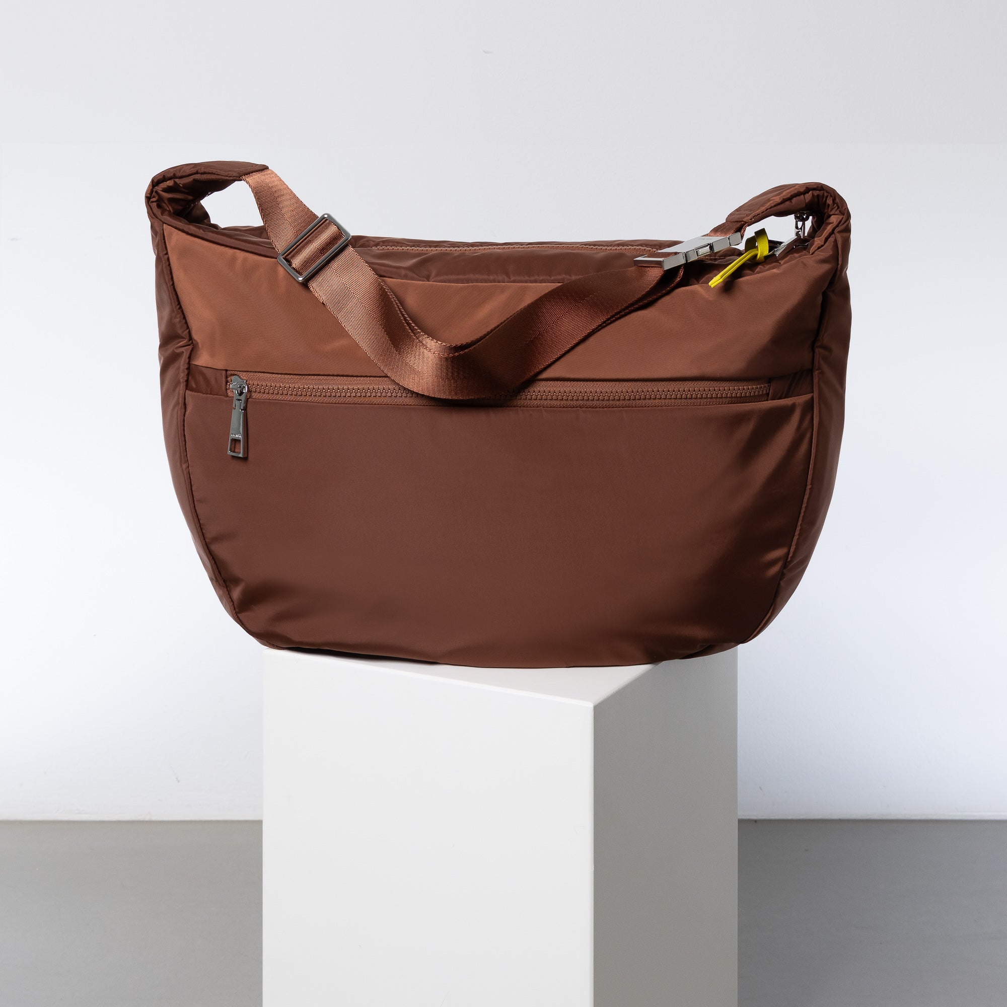 Padded Hip Bag oversized - tan - VIVI MARI