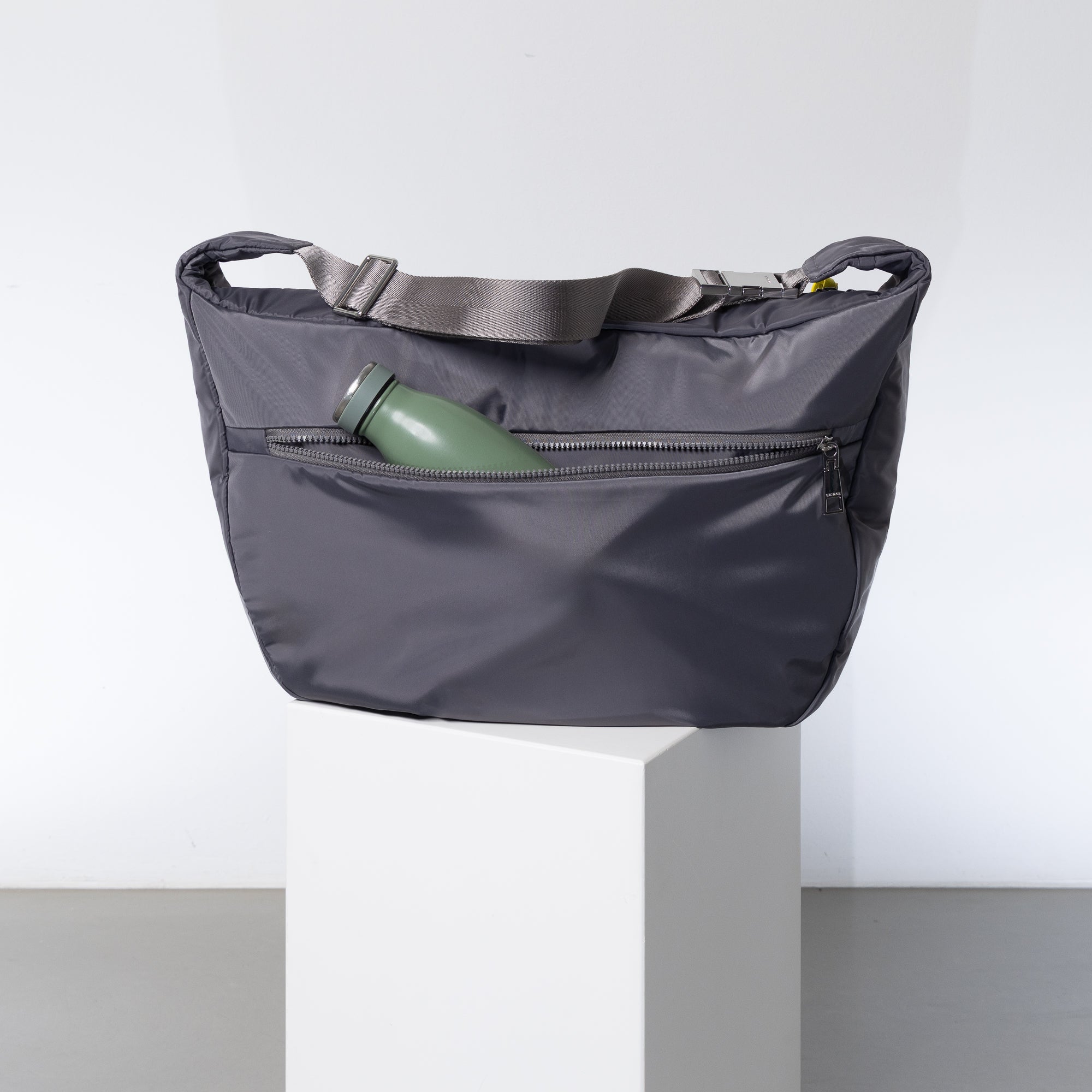 Padded Hip Bag oversized - taupe - VIVI MARI