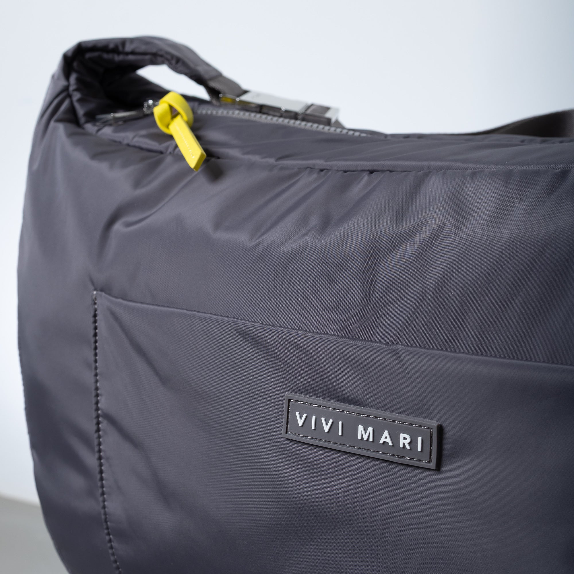 Padded Hip Bag oversized - taupe - VIVI MARI