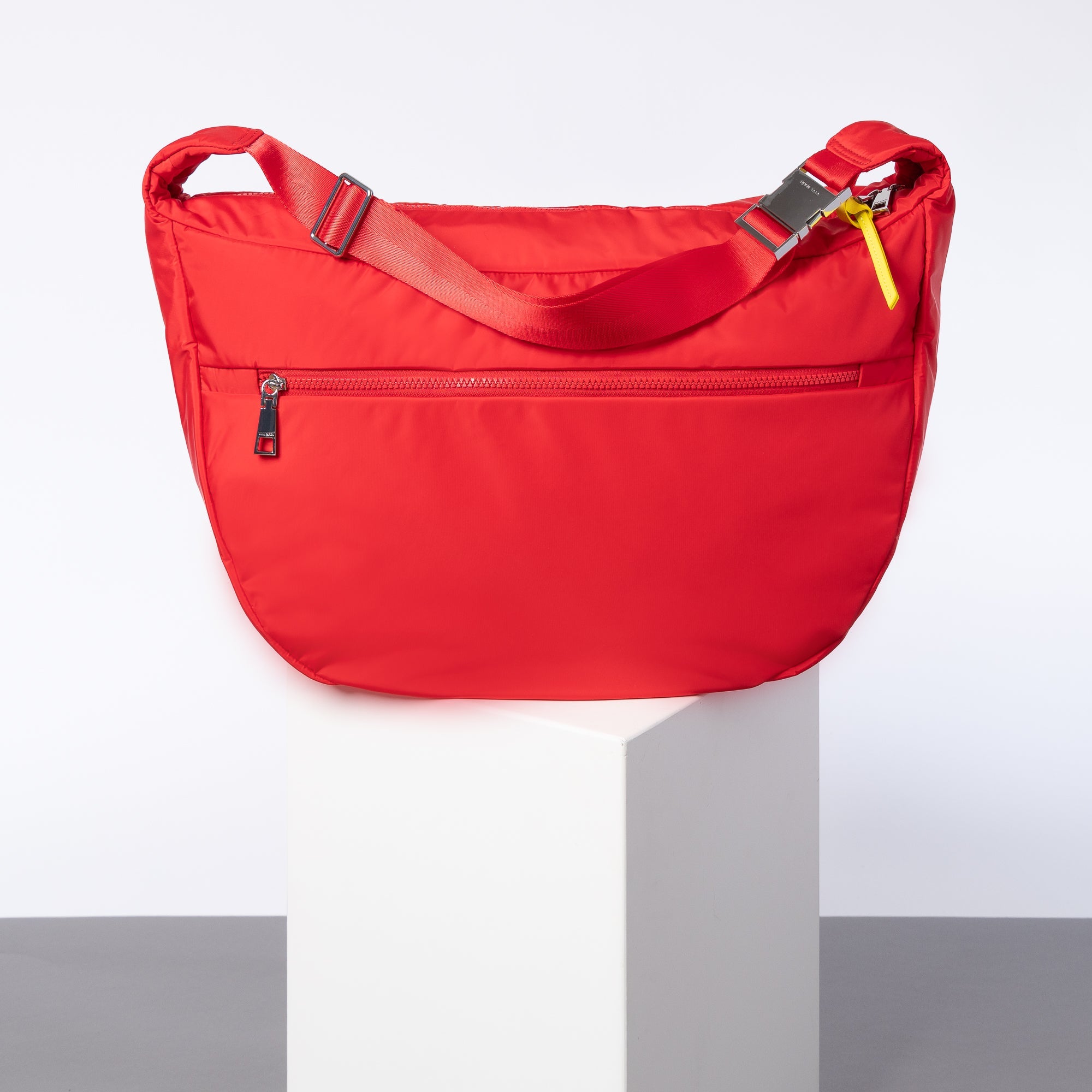 Padded Hip Bag oversized - true red - VIVI MARI