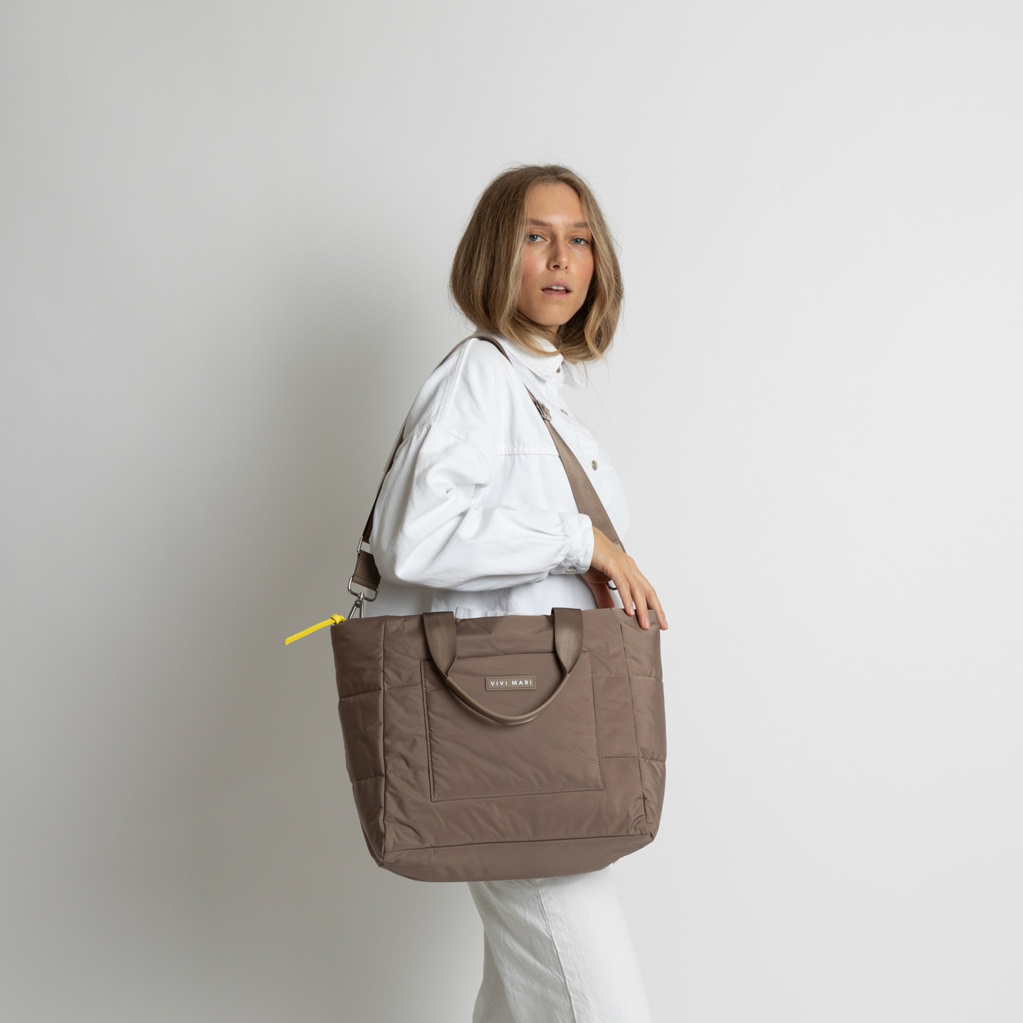 padded tote bag medium + strap basic woven slim - dark mushroom - VIVI MARI
