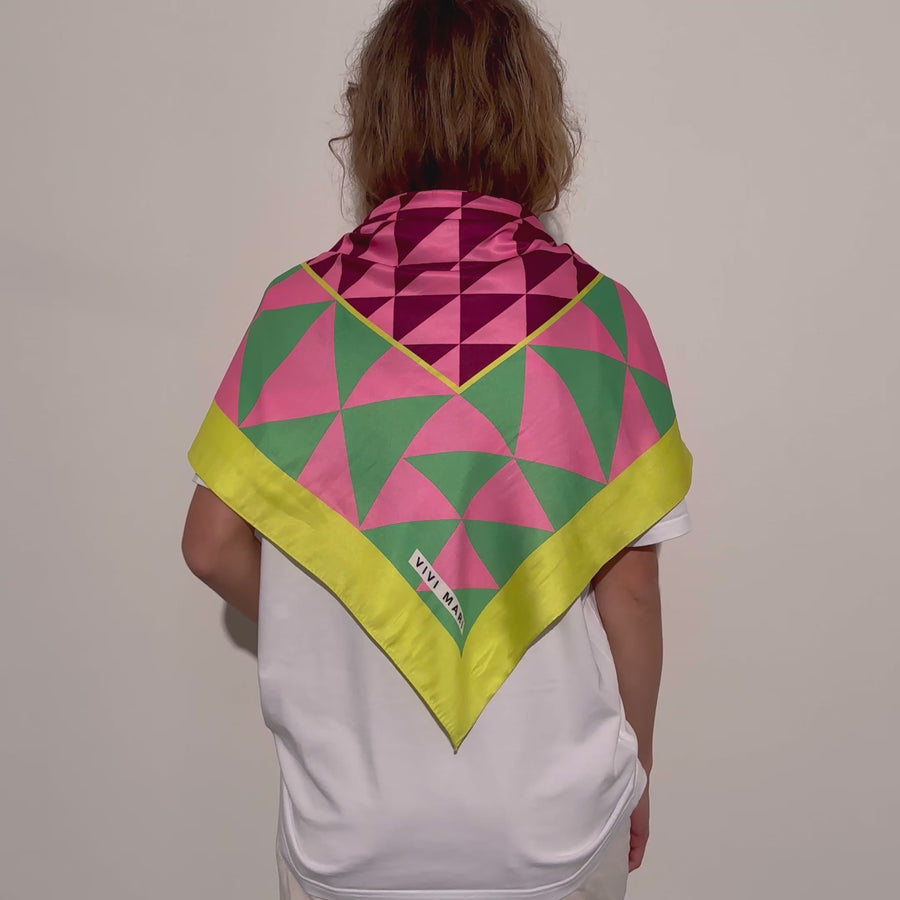 Scarf triangles - green/pink