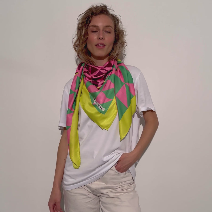 Scarf triangles - green/pink