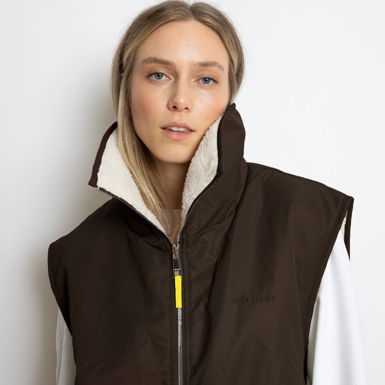 Reversible Bomber Vest - chocolate/sand - VIVI MARI