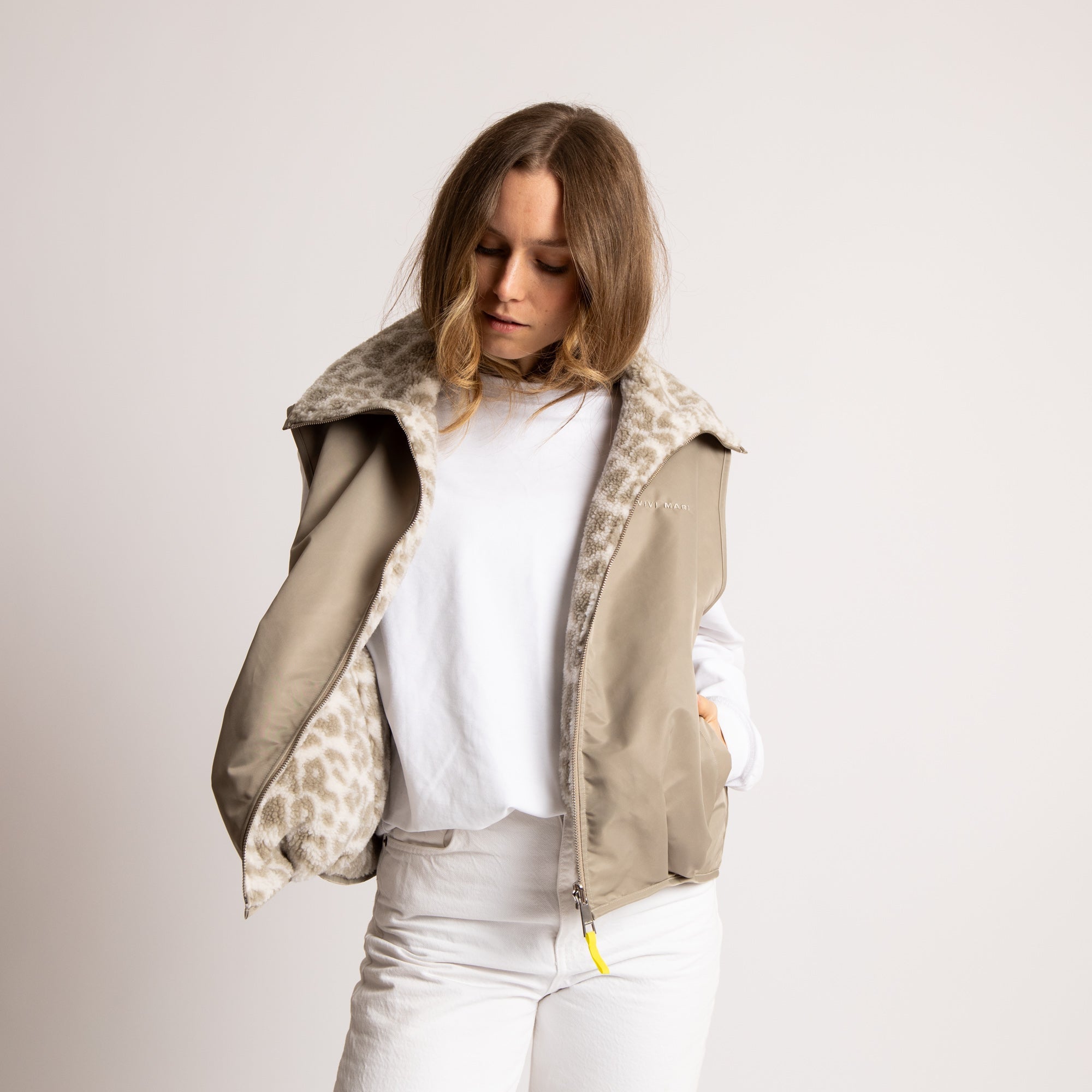 Reversible Bomber Vest - stone/leo sand - stone - VIVI MARI