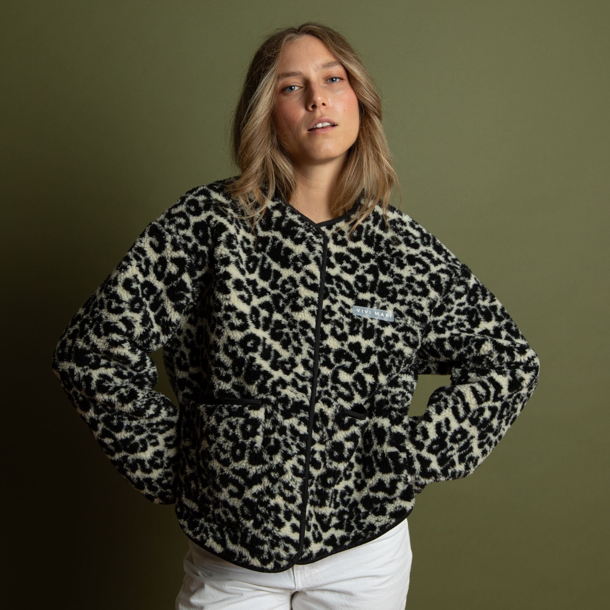 Teddy Fleece Jacket - leo splashes black/sand - VIVI MARI