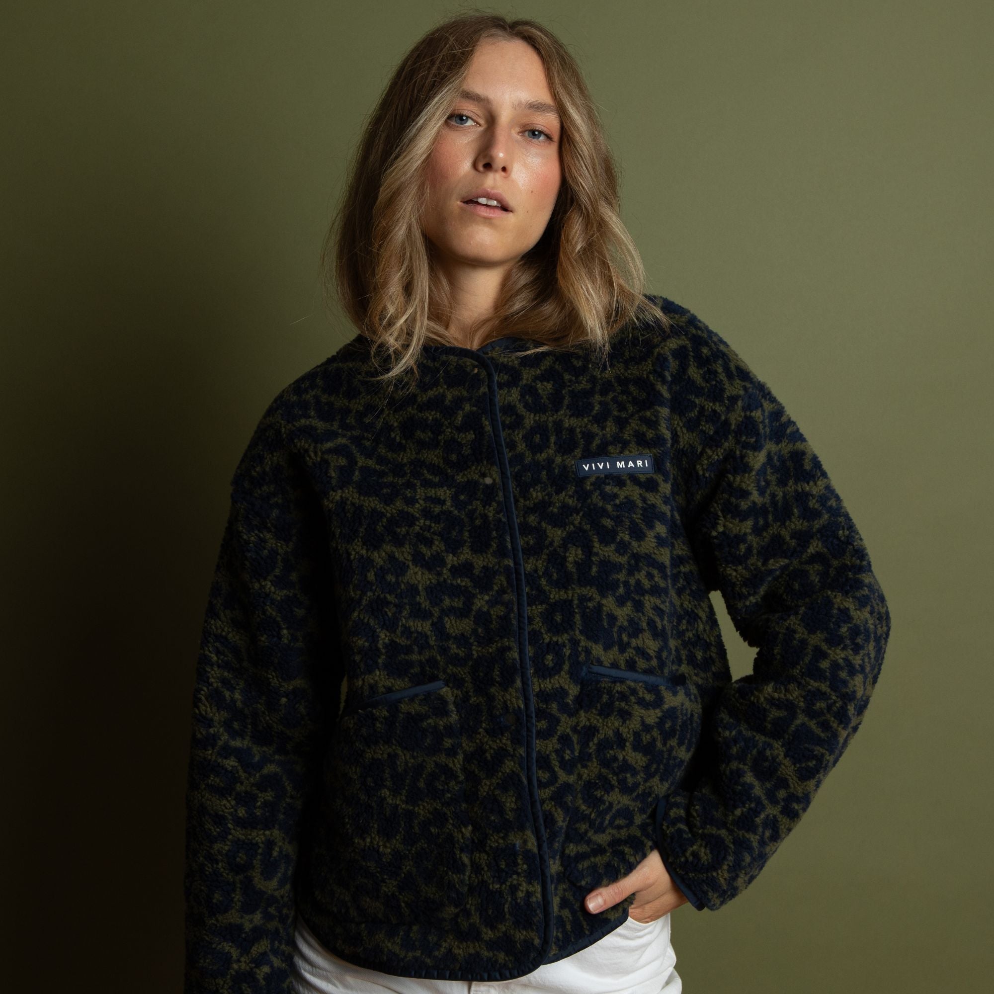 Teddy Fleece Jacket - leo splashes navy/olive - VIVI MARI