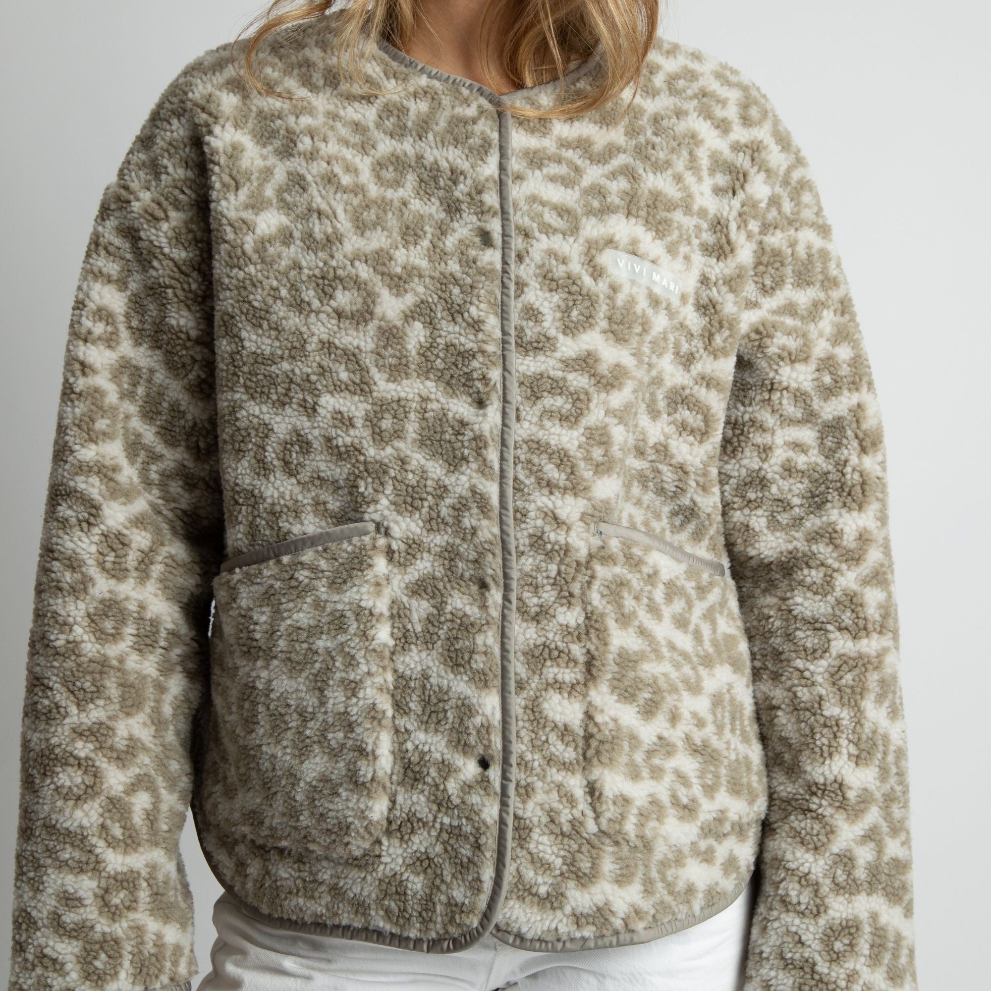 Teddy Fleece Jacket - leo splashes stone/sand - VIVI MARI