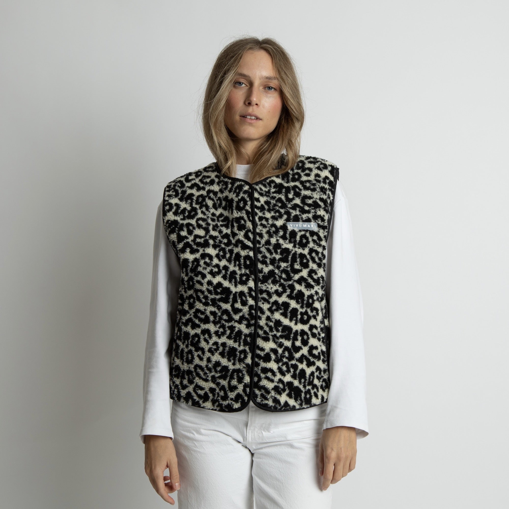 Teddy Fleece Vest - leo splashes black/sand - VIVI MARI