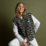 Teddy Fleece Vest - leo splashes black/sand - VIVI MARI