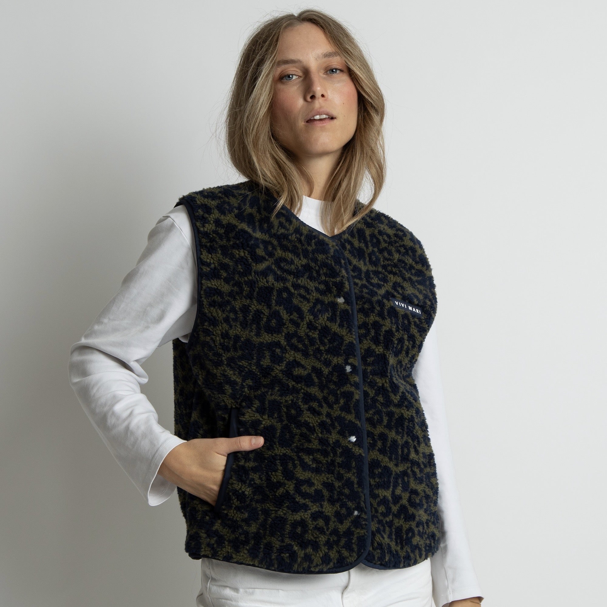 Teddy Fleece Vest - leo splashes navy/olive - VIVI MARI