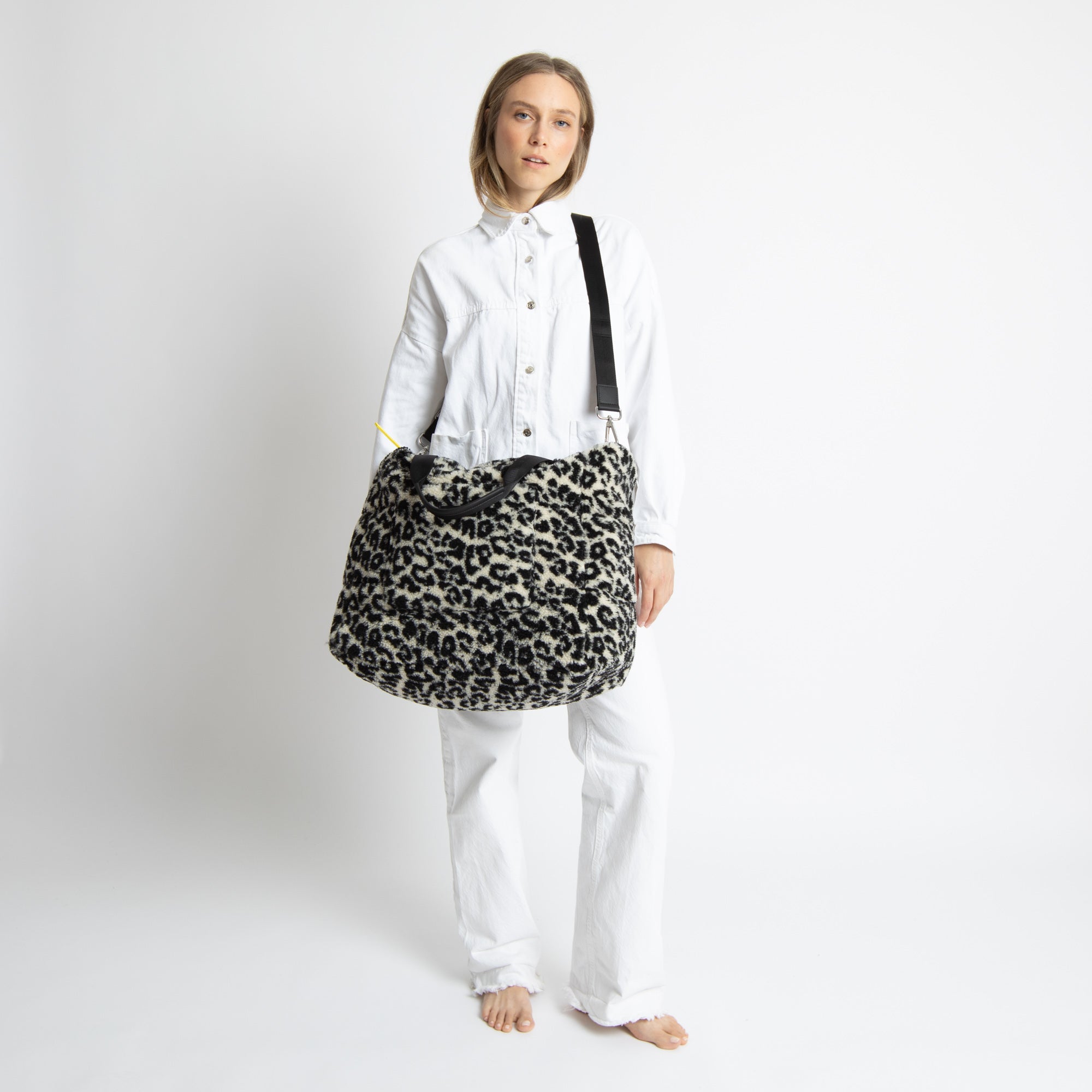 Teddy Tote Bag large + strap basic woven slim - leo splashes black/sand - VIVI MARI