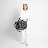 Teddy Tote Bag medium + strap basic woven slim - leo splashes black/sand - VIVI MARI