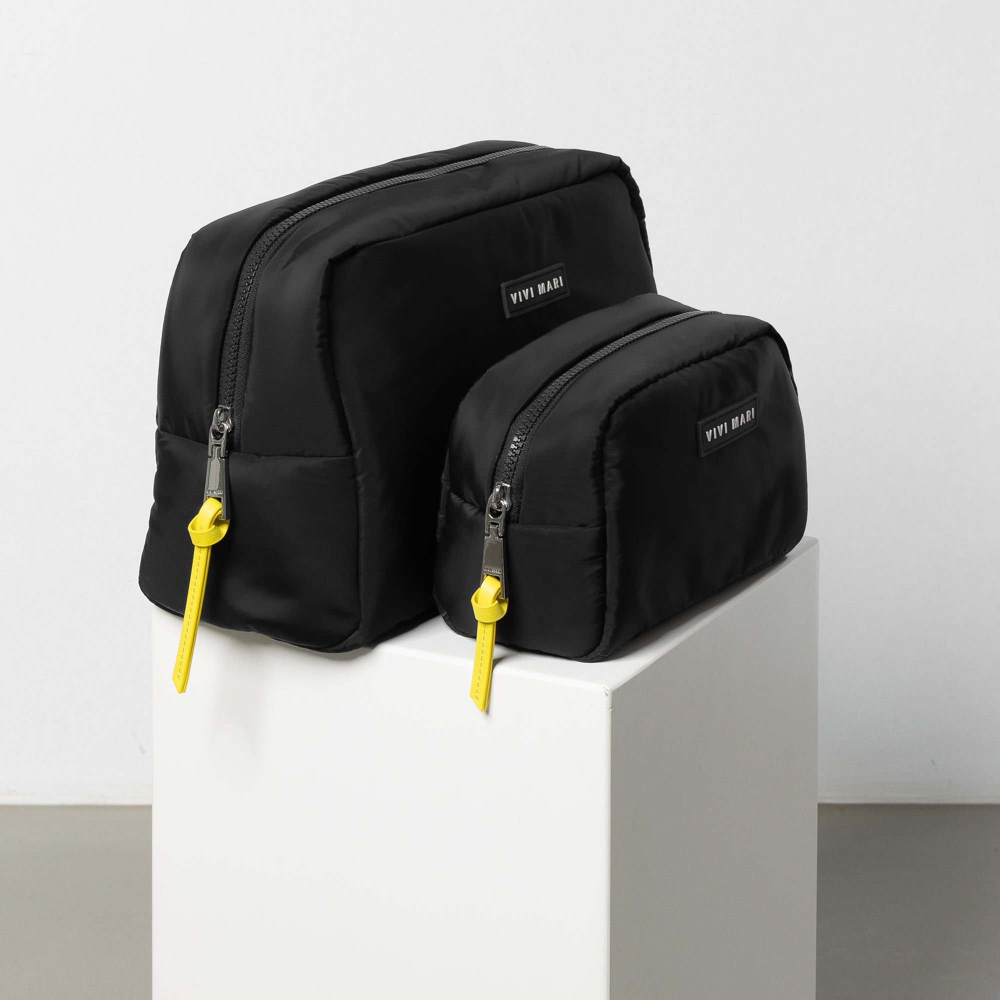 Toiletry Bag large black - Main Image