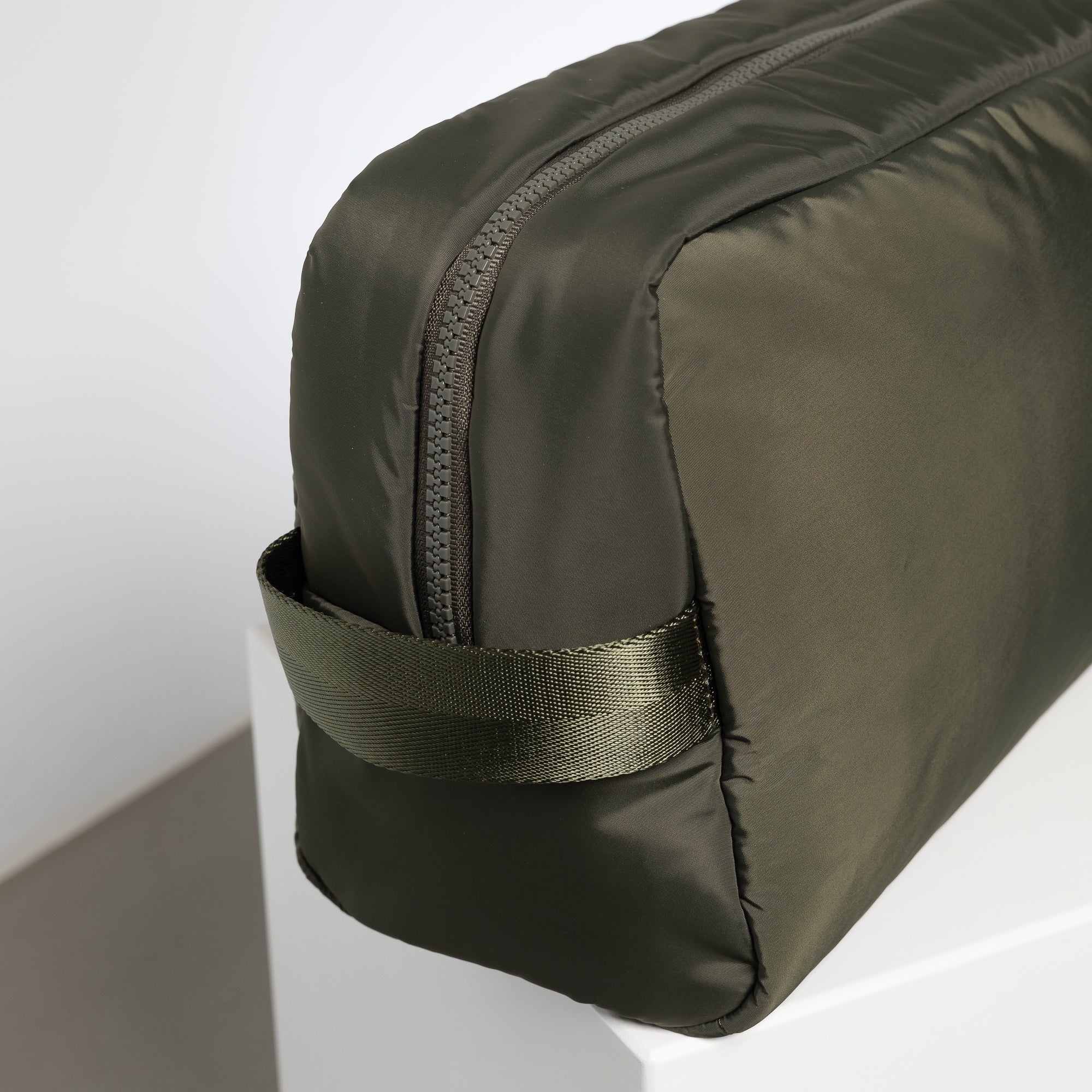 Toiletry Bag large - olive - VIVI MARI