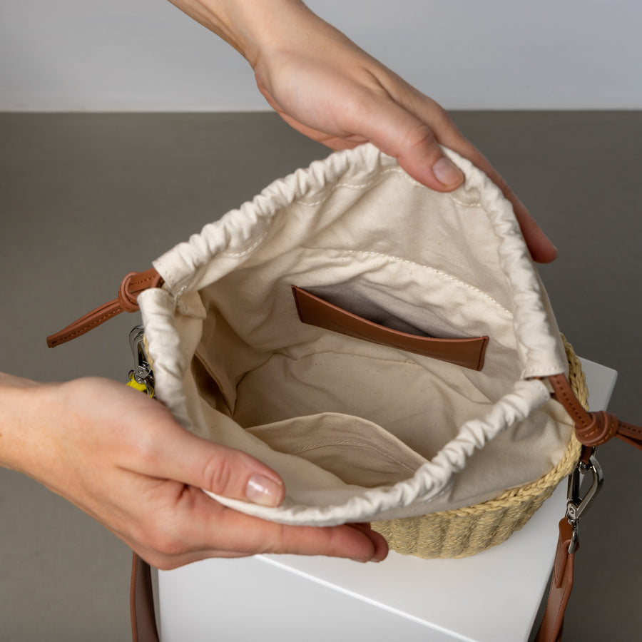 bucket bag straw + strap basic - tan