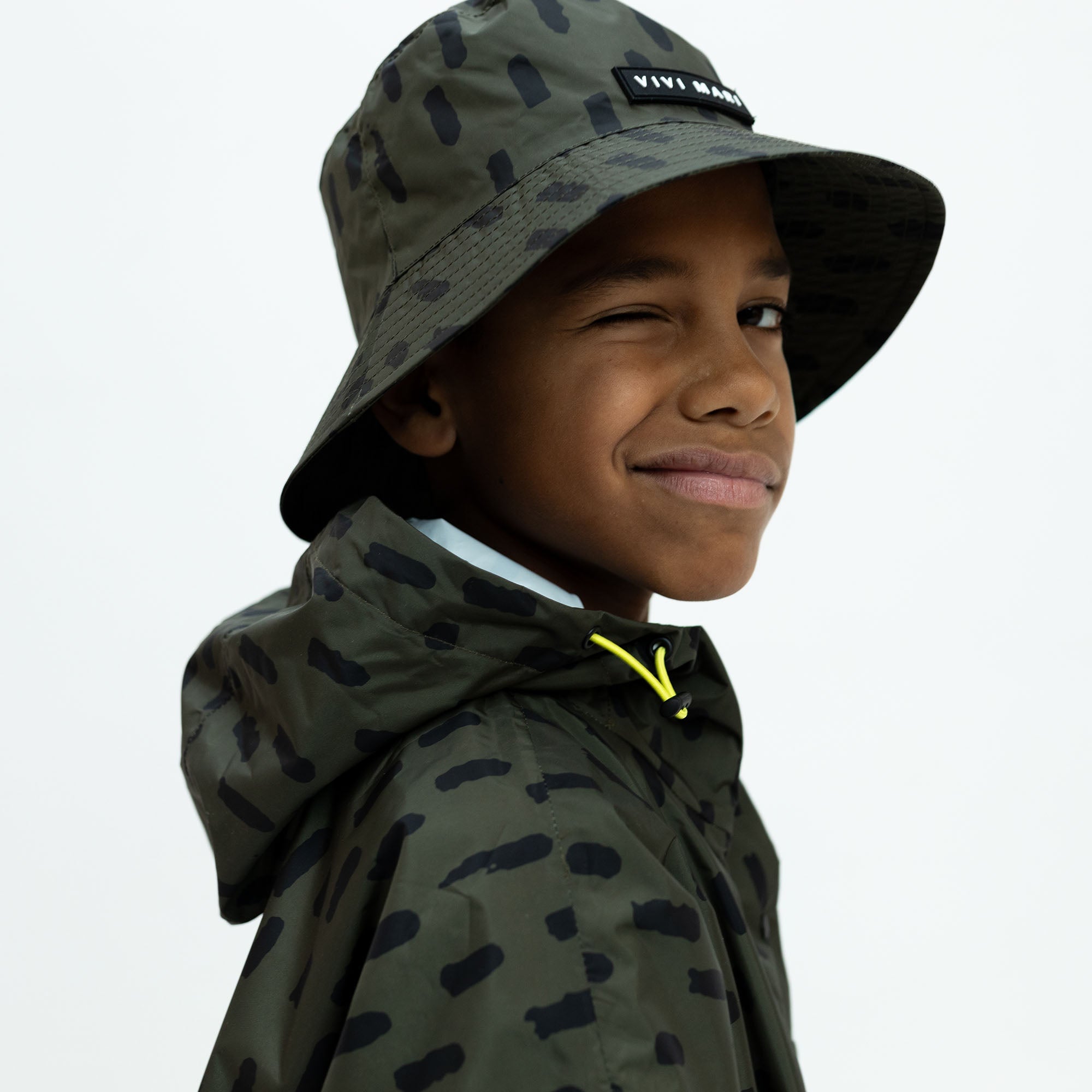 Kids Bucket Hat drops olive/black VIVI MARI - Main Image