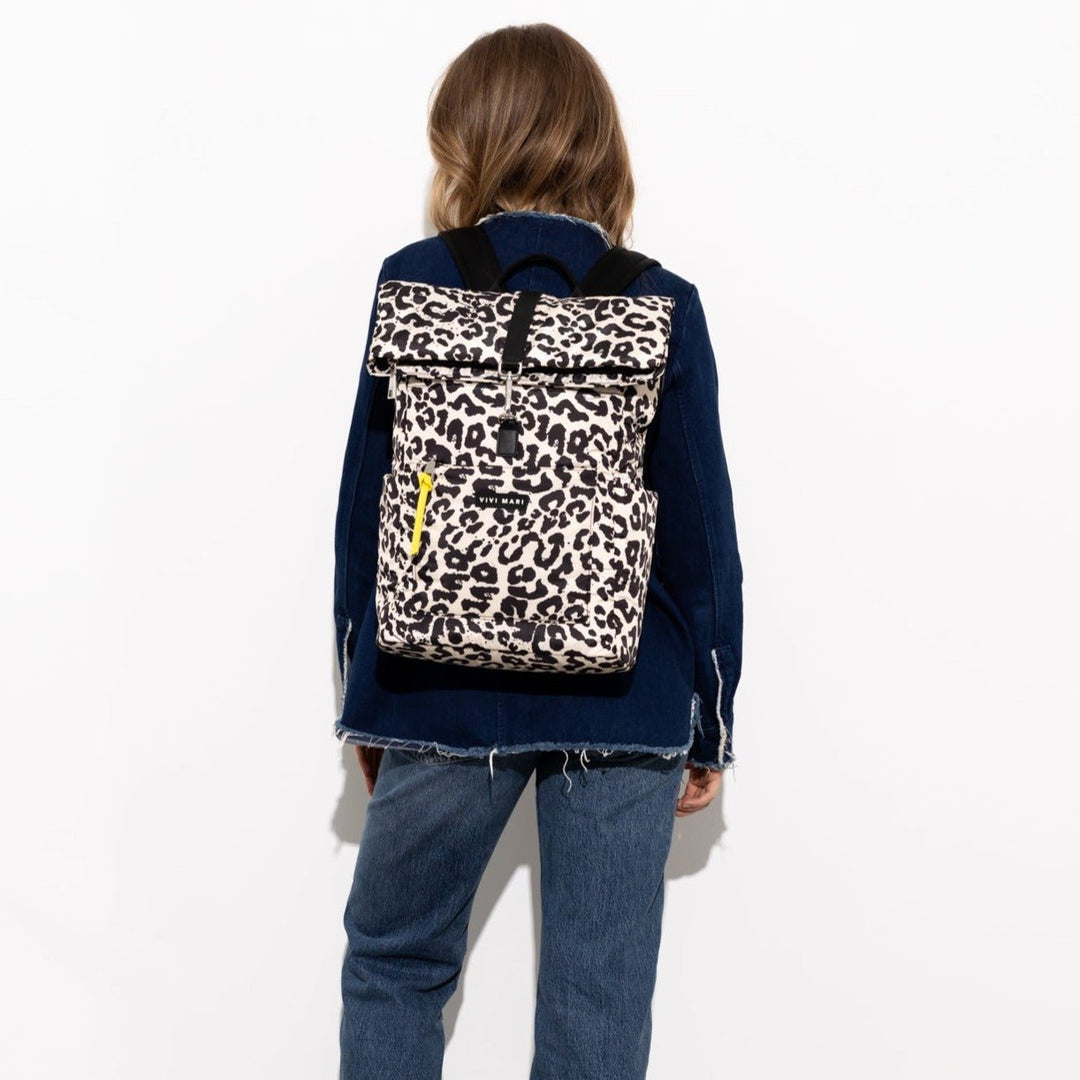 Padded Backpack medium - leo splashes black/sand - VIVI MARI