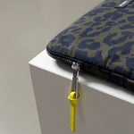 Padded Laptop Sleeve 15"/16" - leo splashes navy/olive - VIVI MARI
