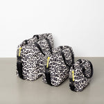 padded tote bag medium + strap basic woven slim - leo splashes black/sand - VIVI MARI